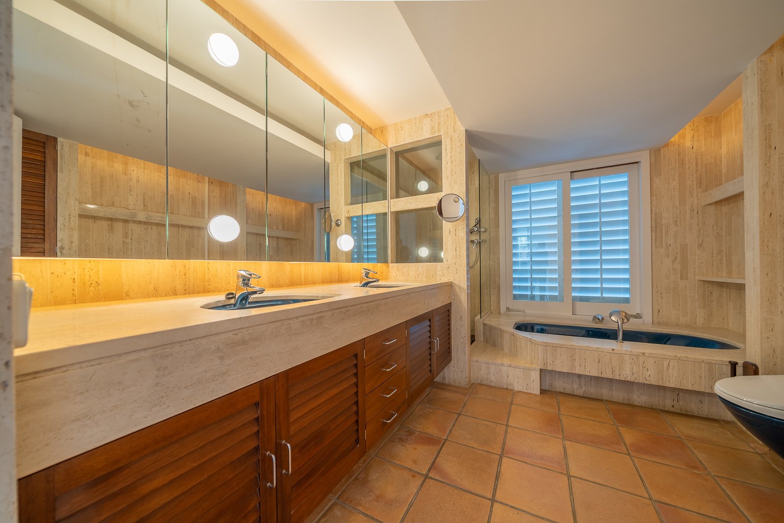 Luxury villa Homanie in Cadaqués, Spain with bathroom with bathtub 