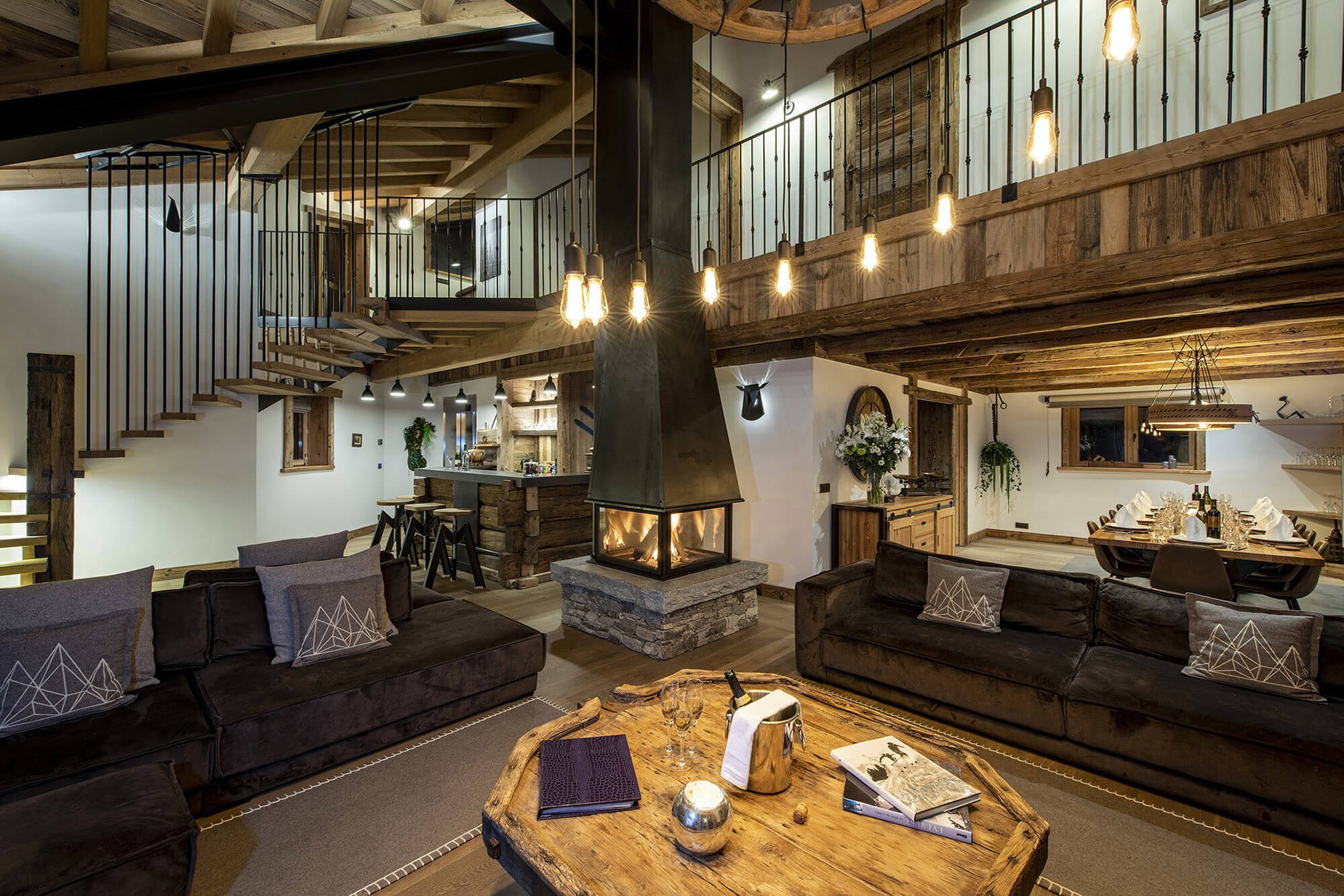 Luxury chalet in Val d'Isère ski in ski out with hotel service, pool and spa