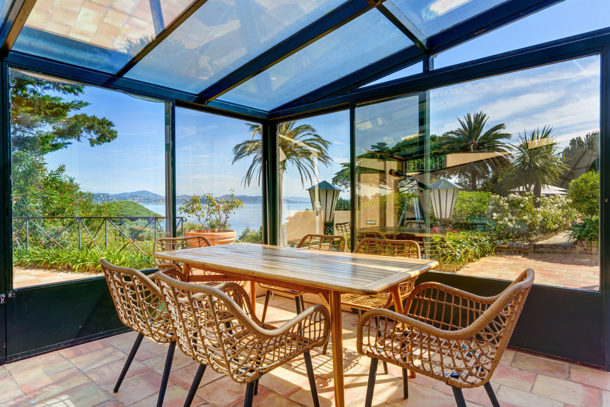 ville de luxe saint-tropez graniers salon