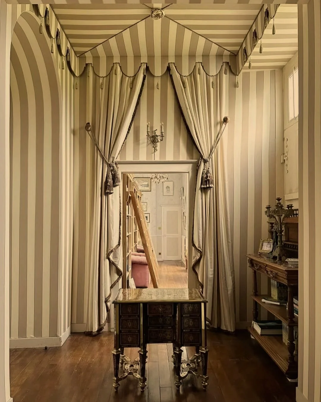 Entry+Hallway+To+Library+%26+Study+-+Chateau+De+Vezins.jpg