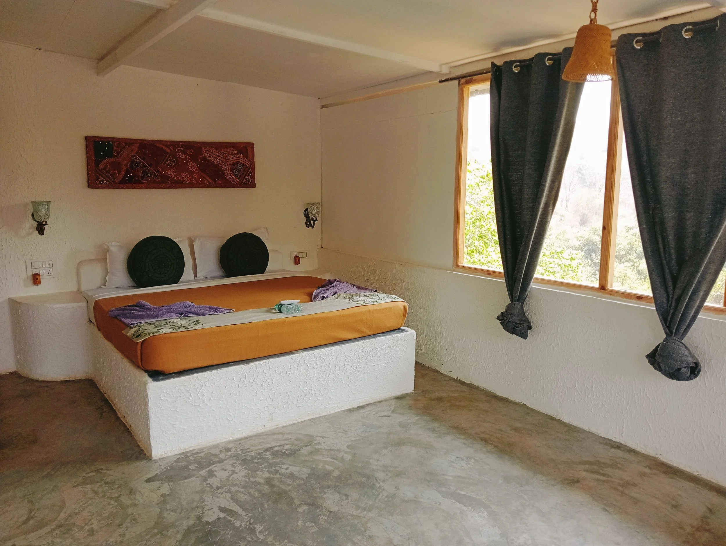 Room Photo 2.jpg
