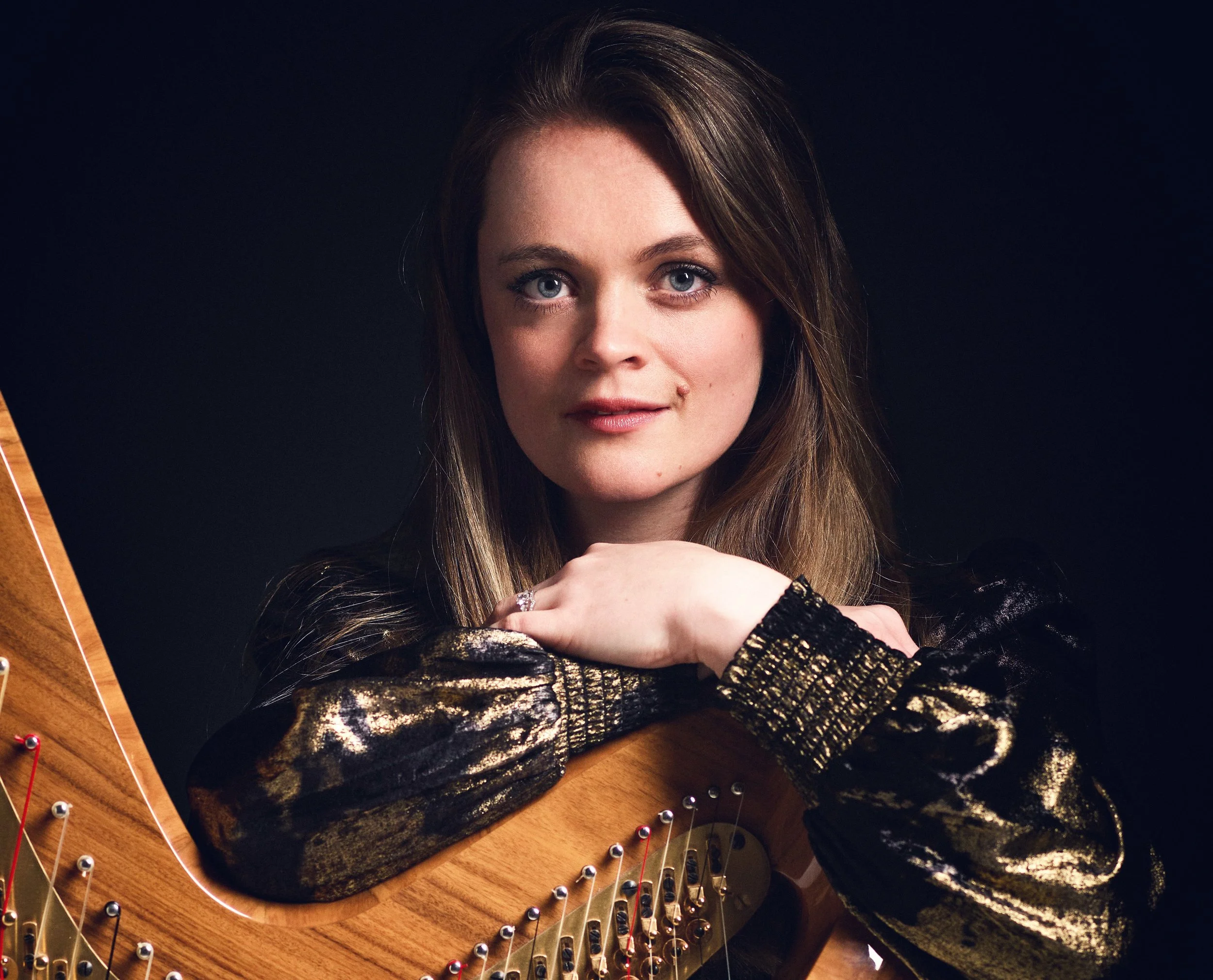 Lucy Harp 25030797340-B.jpg