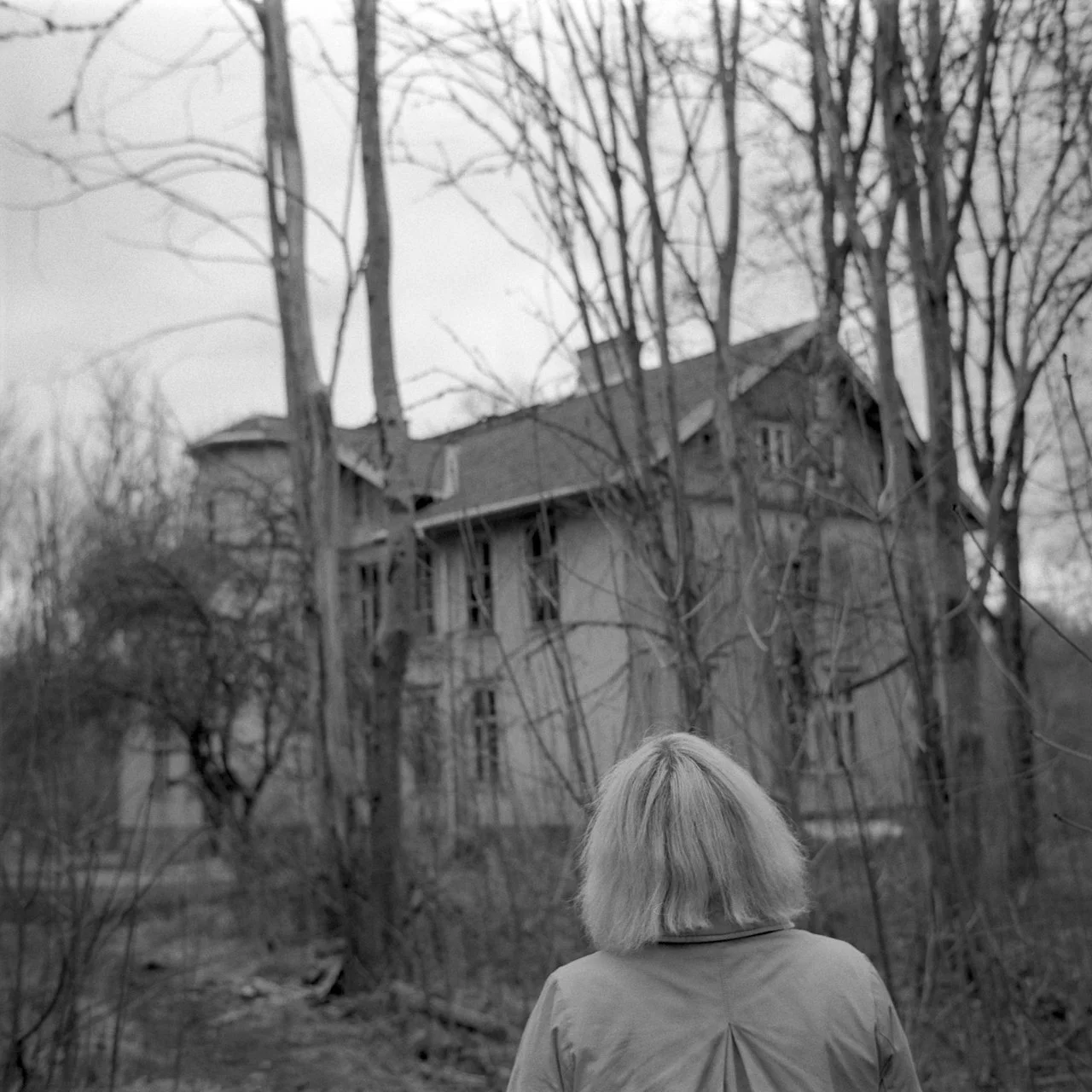 Elisabeth looking at Vrångsholmen in Tanum, Sweden