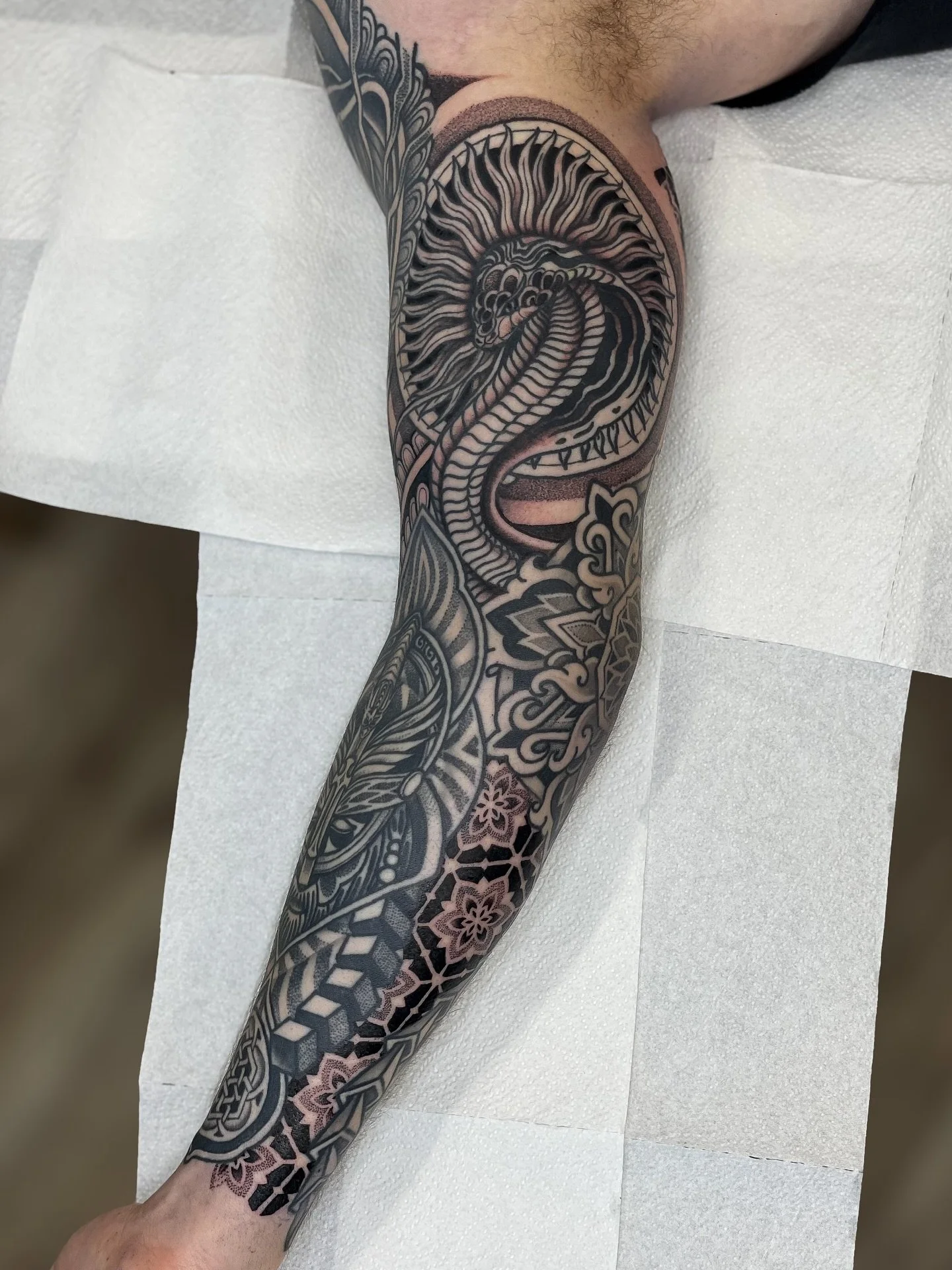 Inner part of James&rsquo; Geo fantasy sleeve.
Booking Feb- March. Dm me 🫵🏼
&bull;
&bull;
&bull;
&bull;
#sleevetattoo #geometrictattoo #armtattoo #dotworktattoo #mandalatattoo