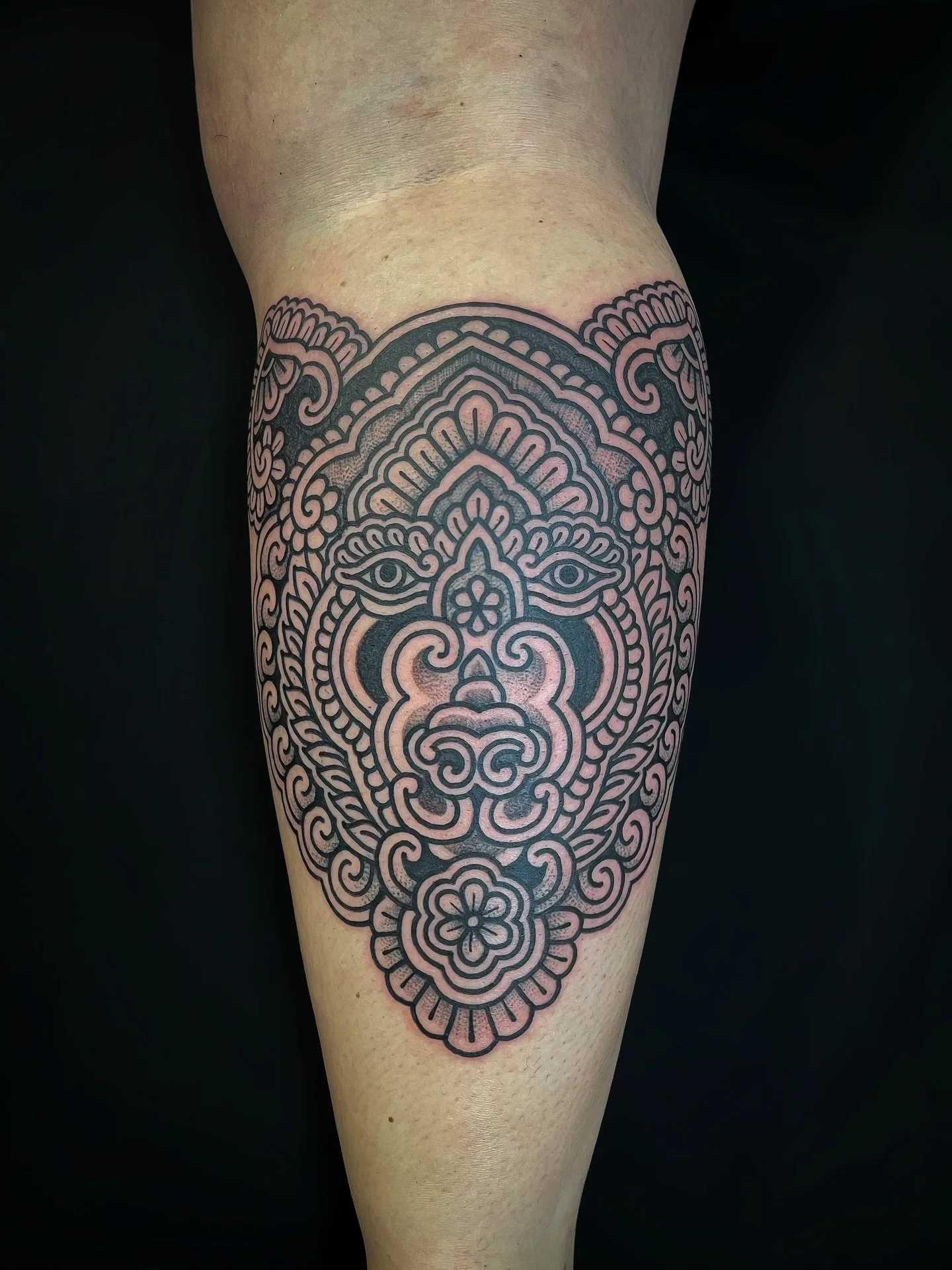 Bold ornamental bear.
 
Appointments available late Feb - Mar. Dm or fill in a booking form through my website to book. 

www.jakeheerytattoo.com 

#ornamentaltattoo #blackworktattoo #mehnditattoo