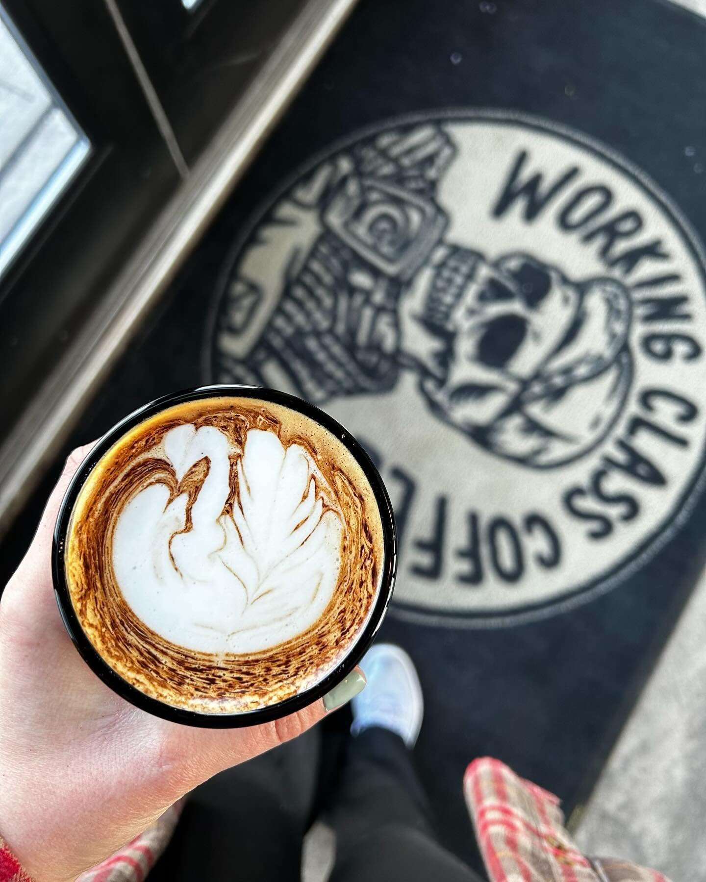 Good Morning Swan 🦢 

Cafe open 8-2 today ☕️ 

📸 @jennaabarnett