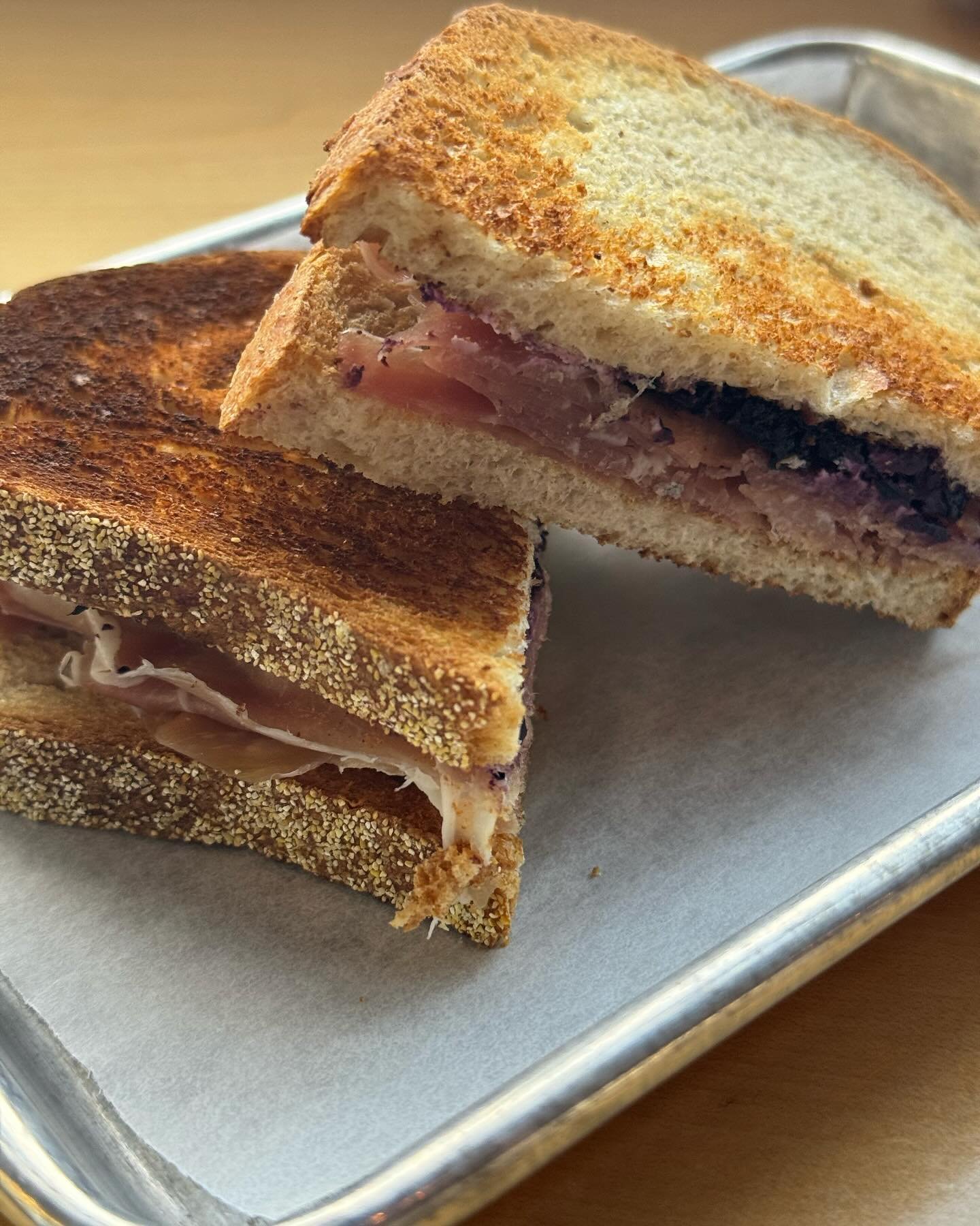 Ham Jam 

Prosciutto, Goat Cheese, Cherry Jam, Sourdough 

🤤