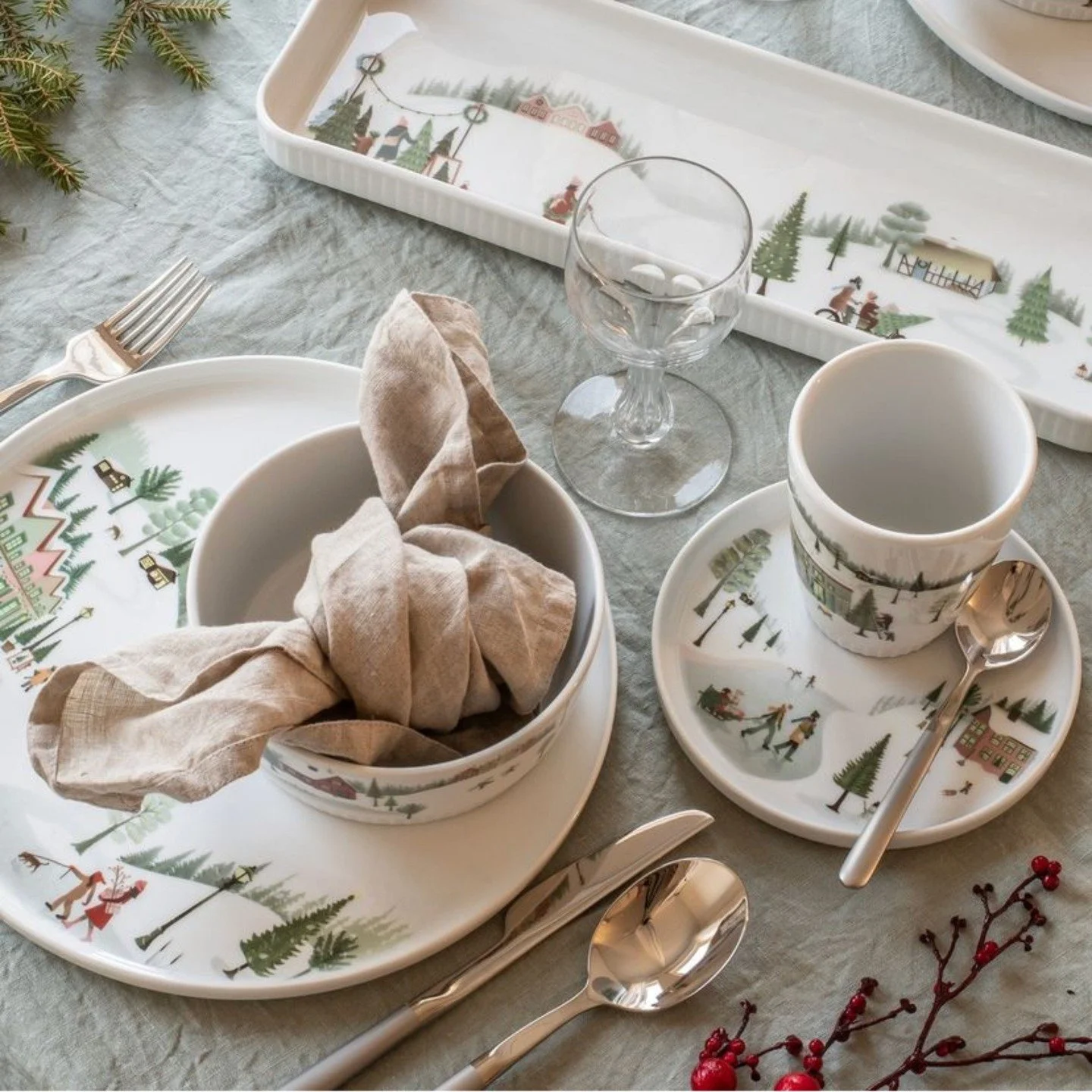 Hosting the next holiday gathering? Tap the link in our bio to shop these collections and more!

#holidayhosting #tablescape #holidayseason #holidaygathering #hosting #dinnerware #flatware #shopmadern