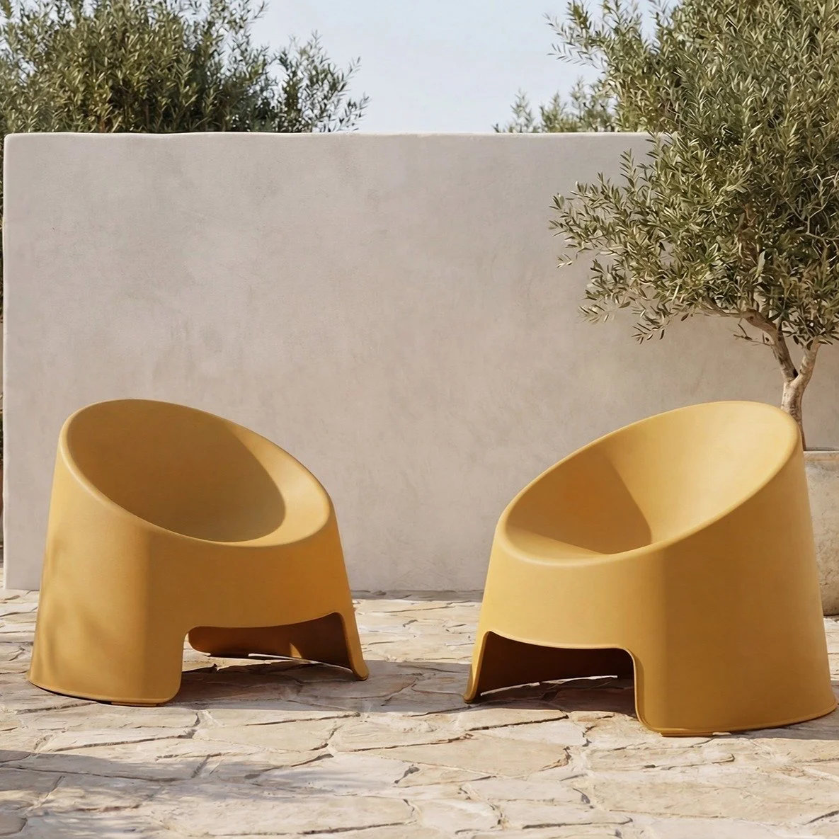 Introducing the Nora Outdoor Accent Chair | Yellow (Set of 2)
Stacks neatly, then shows up strong. Nora&rsquo;s modern barrel seat makes a small patio feel considered, with a wraparound curve that invites you to linger. Tap the link in our bio to sho