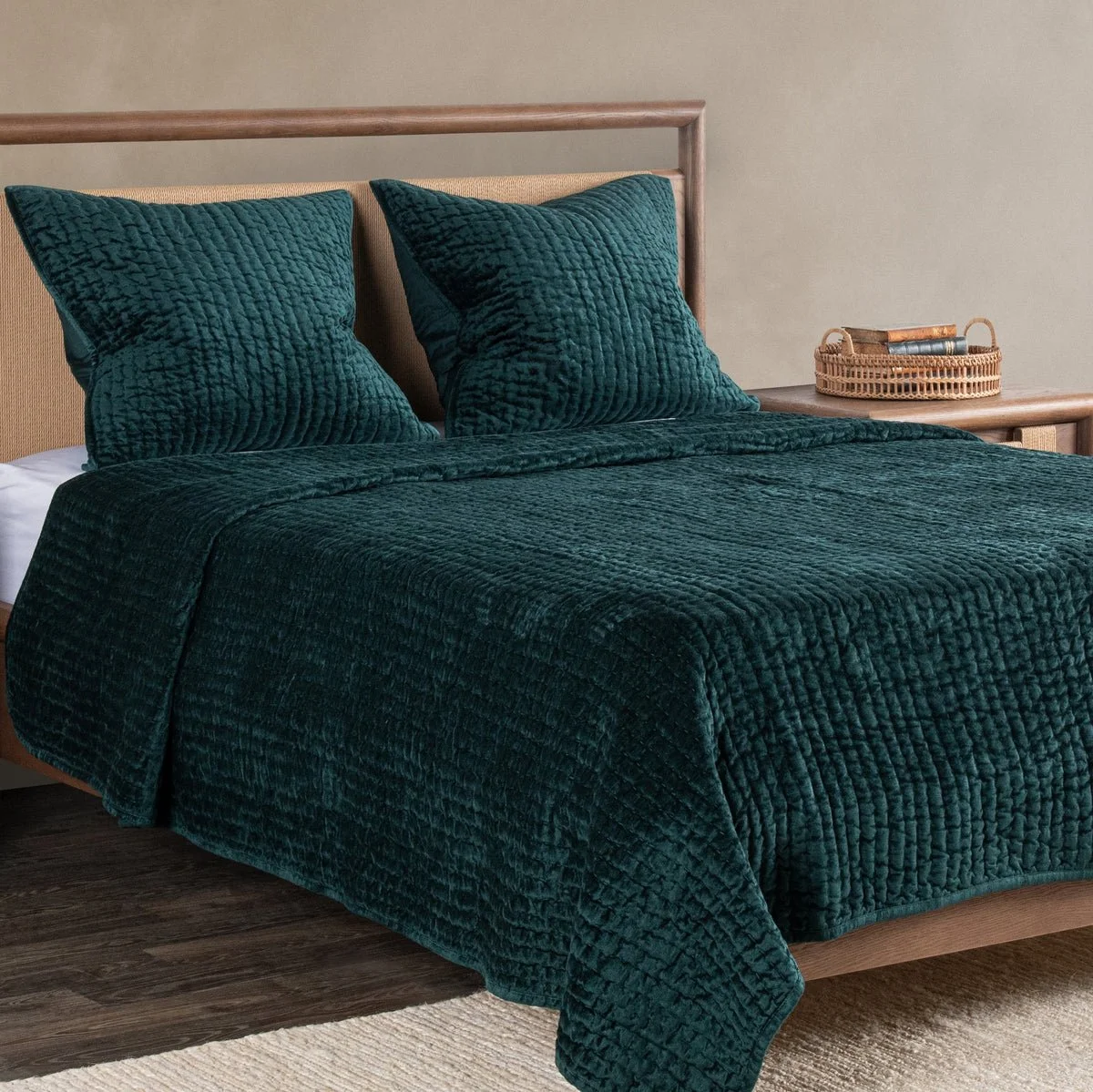 BEDQ537Q_LS_1_b22f1fb0-45f4-4380-bf95-3013e64d91d7.jpg