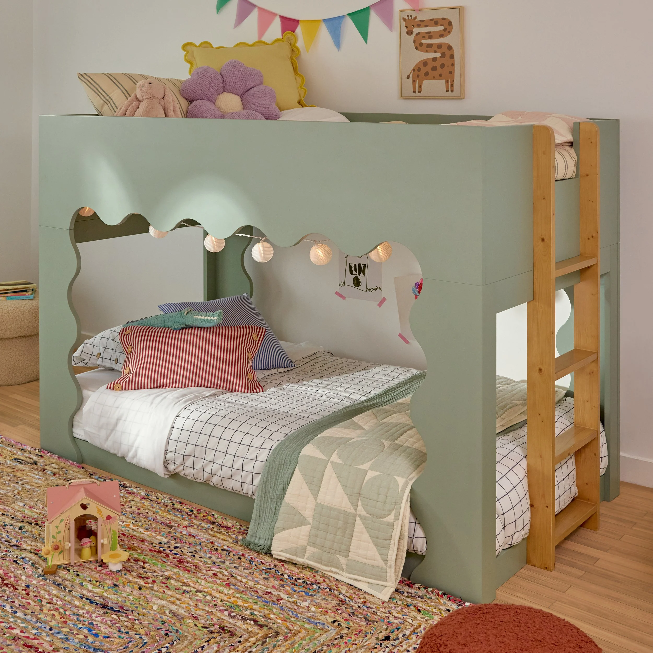 M31194LSHY_bunk bed-angle-1.1 (1).jpg