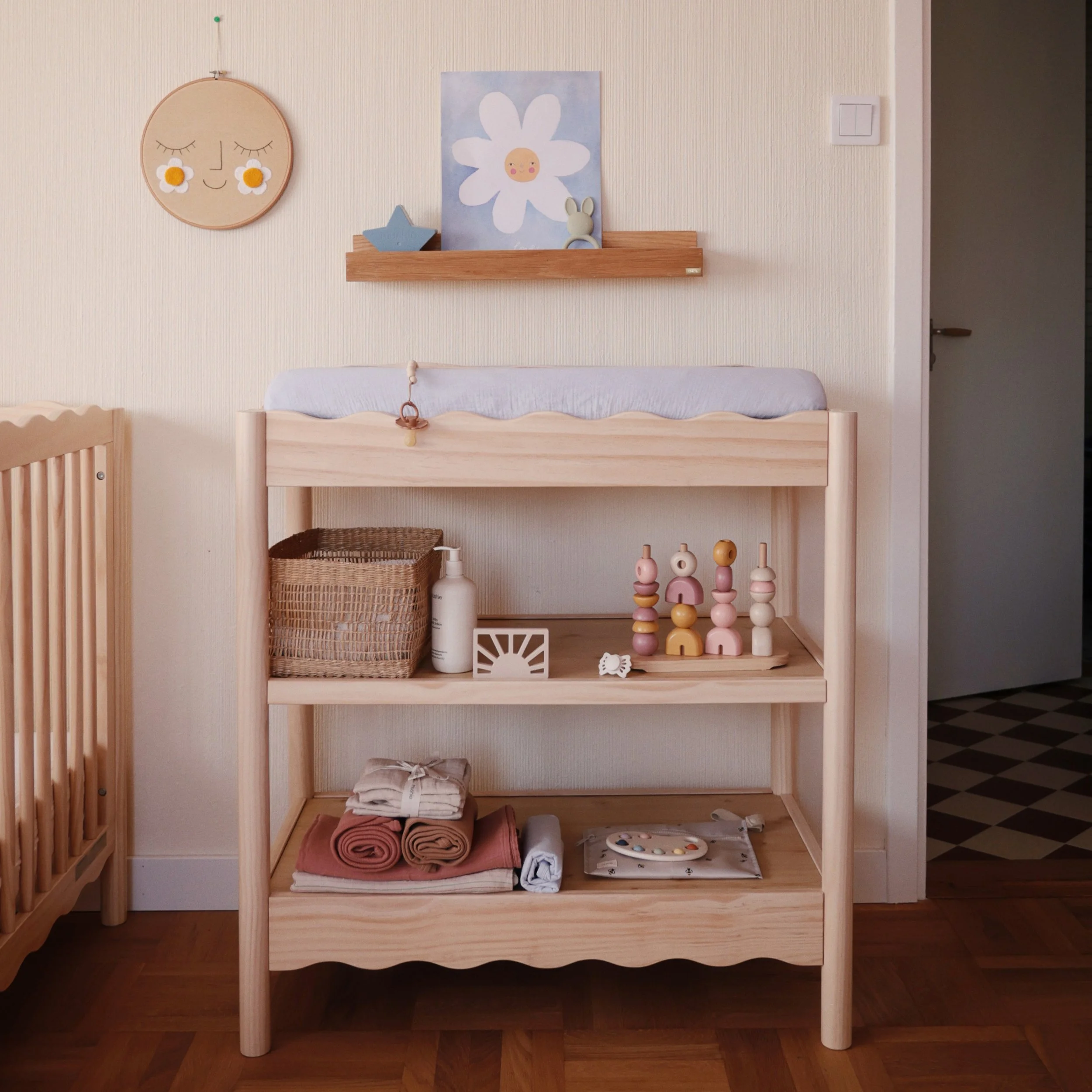 M27902BD_Swell Changing Table_1.jpg