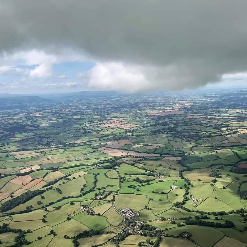 A fantastic photo taken by one of our members on a soaring flight. 

#gliding #aviation #soaring #pilotlife #gliding