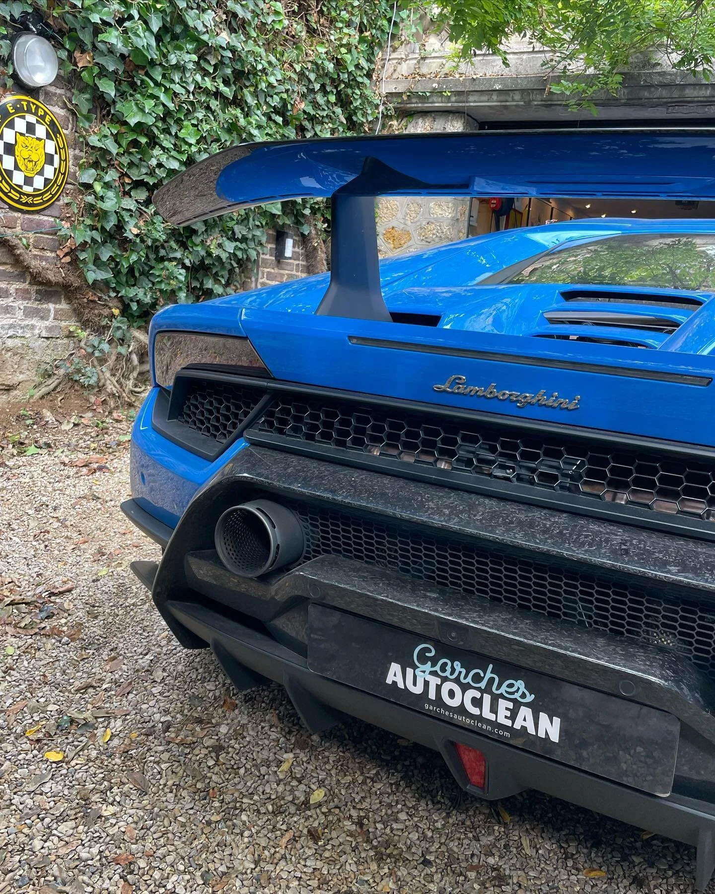 💦Toujours un honneur de faire cette magnifique Huracan Performante ! 🔥
Lavage int&eacute;rieur/ext&eacute;rieur premium avec nettoyage du volant alcantara ✨

#huracan #huracanperformante #lamborghini #lamborghiniparis #blulemans #garches #vaucresso