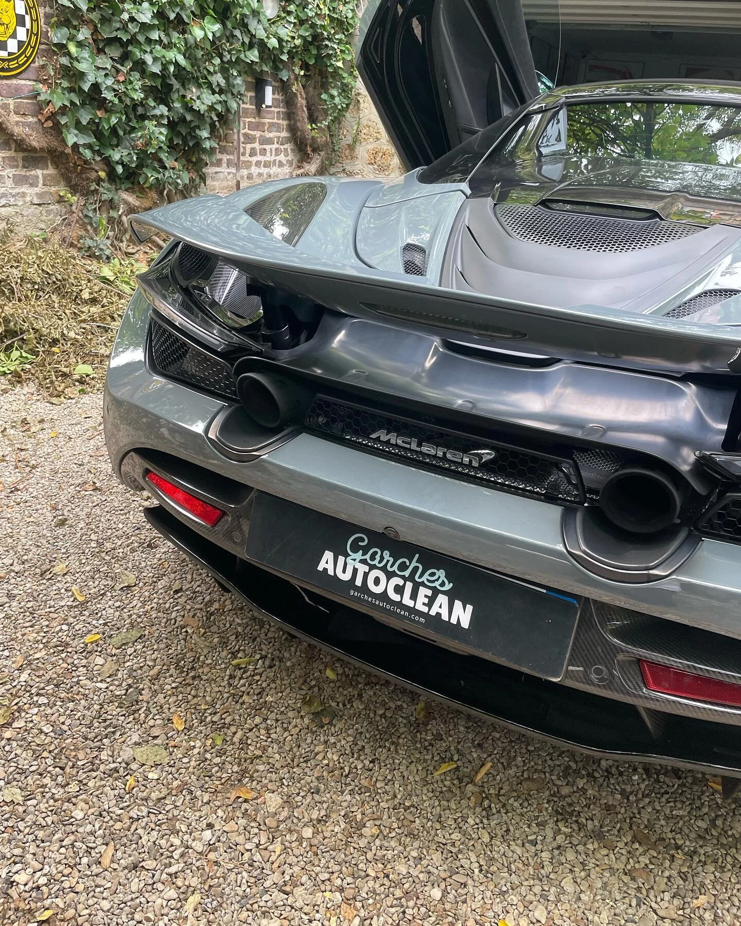 💦Immense privil&egrave;ge d&rsquo;avoir pu faire cette magnifique  Mclaren 720 S ! 🔥 Formule int&eacute;rieur/ext&eacute;rieur premium pour un r&eacute;sultat parfait ✨

#720s #mclaren720s #mclarenparis #garches #saintcloud #garchois #garchoise #ga