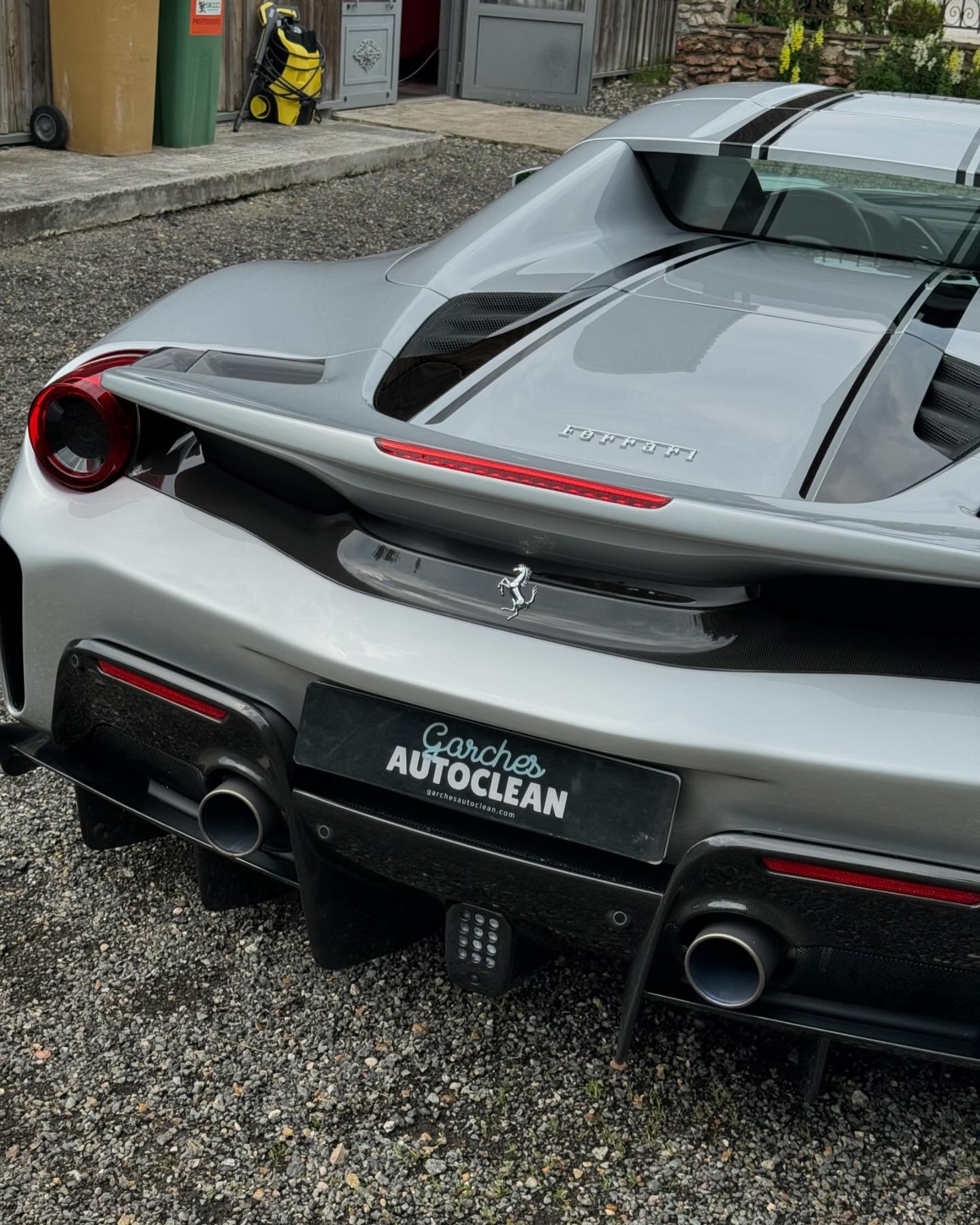 💦Lavage &agrave; domicile pour cette superbe Pista Spider 💥

#pista #pistaspider #488pista