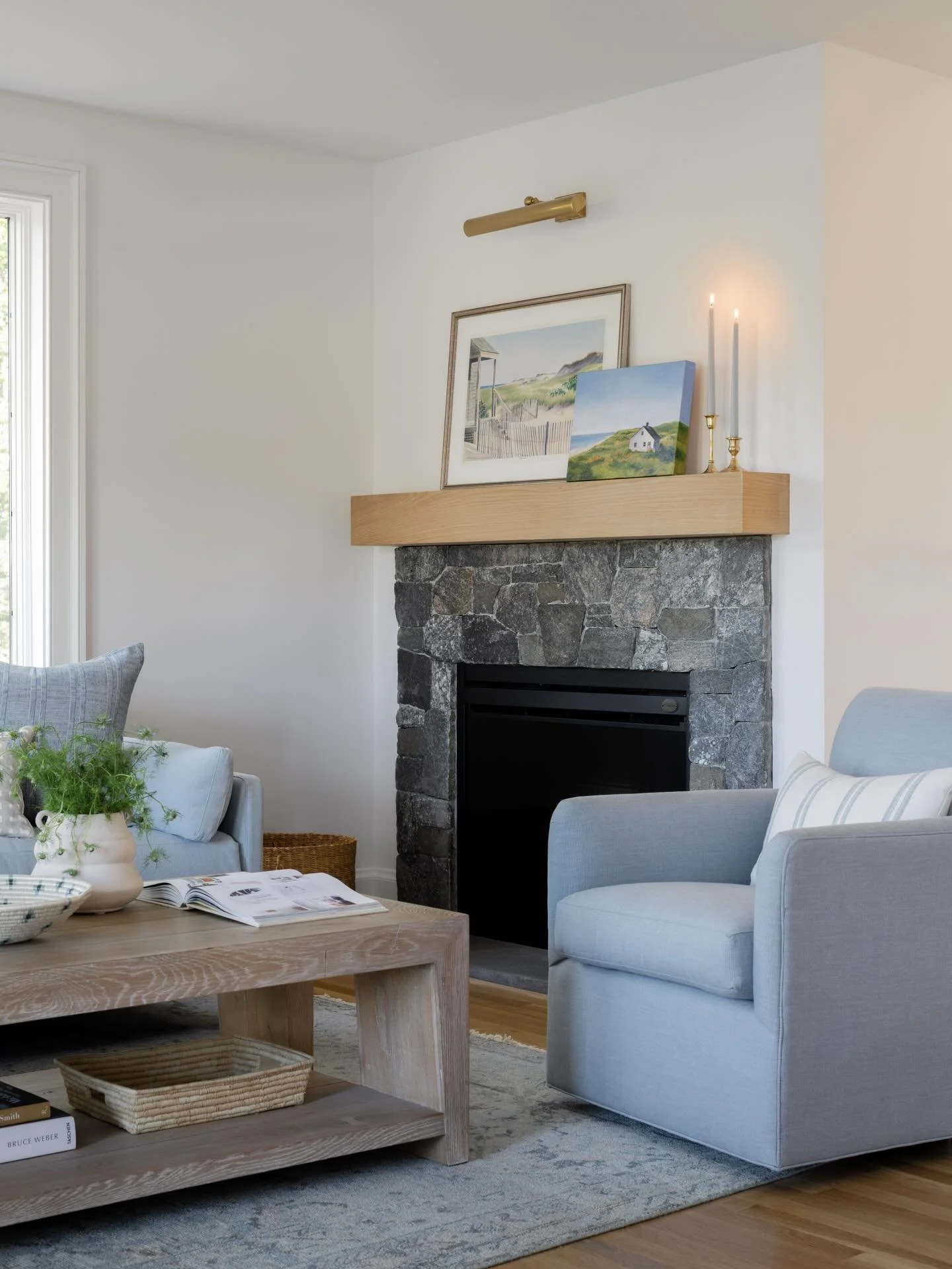 Discover our newest cozy nook at #orleansrevivalProject 🌾

. . . 

Interior design + Styling: @houseofcocointeriors 
Builder: @grewbuilding 
Photography: @jessicadelaneyphotography