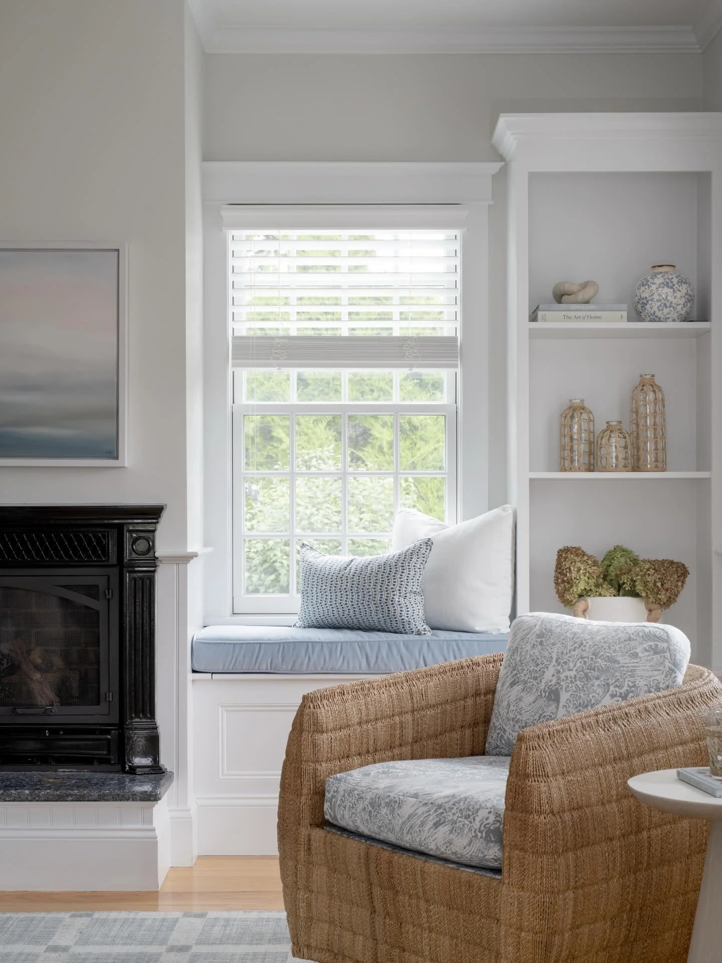 Cozy corners are our favorites 🤍
Soft, subtle tones layered with ease, creating a space that welcomes a quiet moment of reflection. #backtothebeach project 

. . . 

Interior Design &amp; Styling: @houseofcocointeriors 
Photography: @jessicadelaneyp