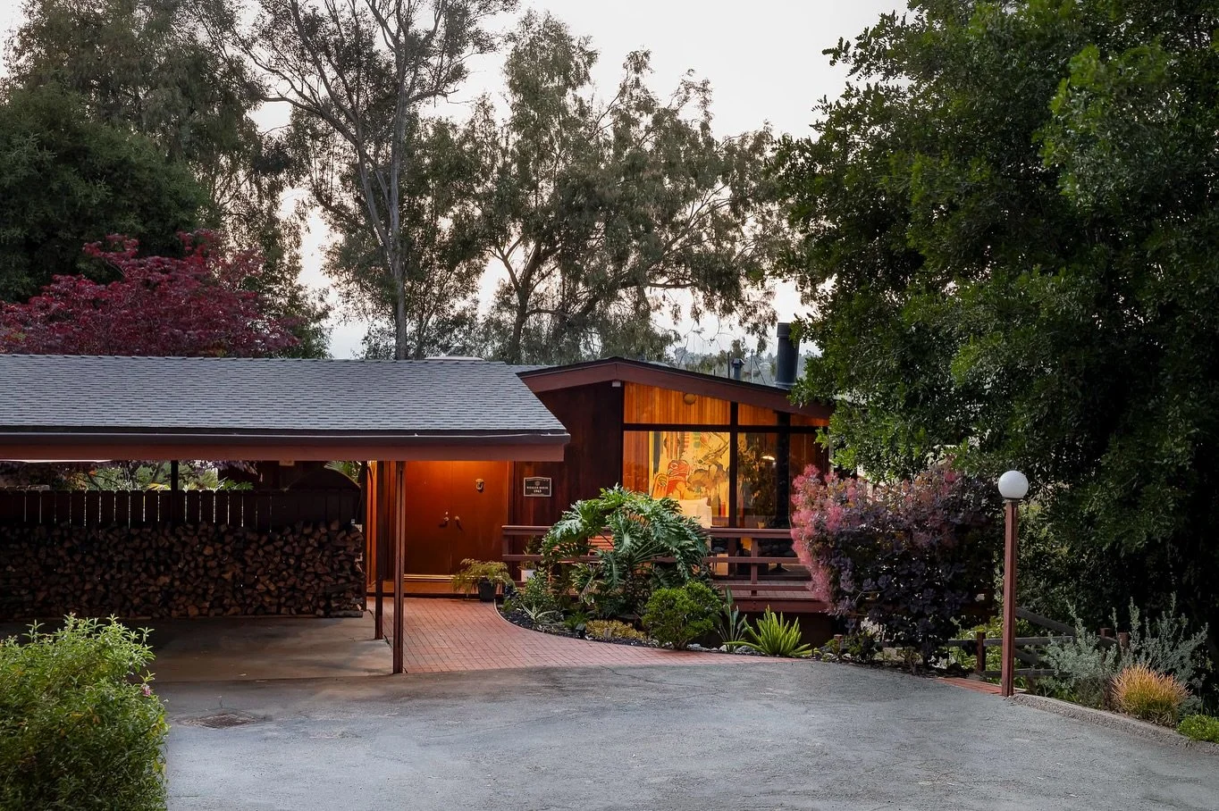 The Wexler House, designed by master architect and one of the pioneers of San Diego Modernism, Lloyd Ruocco.

This piece of art sits high atop Mt Helix on a very private 1.66 acre lot. Originally built in 1964, this home is drop dead gorgeous.

If yo