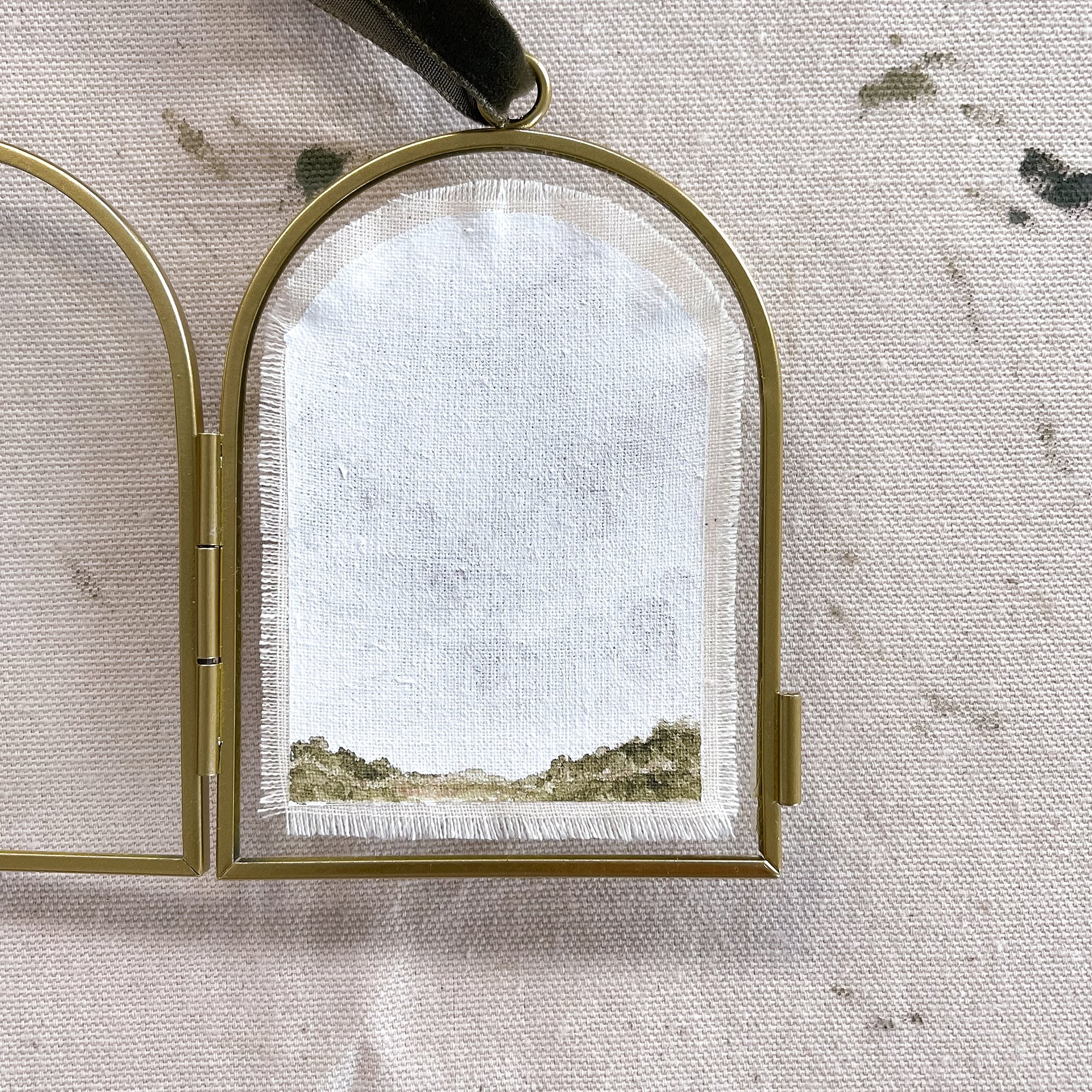 Arched-Landscape-Ornament-Open-Frame-4-Raechelle-Marie.jpg