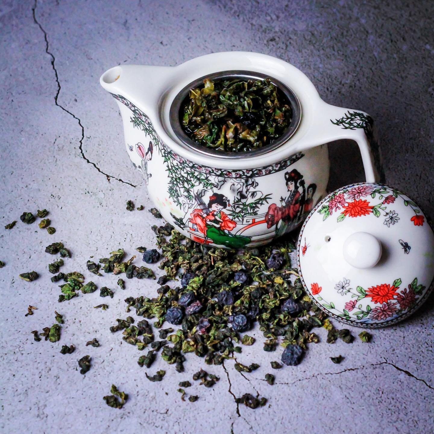 Start with amazing tea, ferment slowly the traditional way and you&rsquo;ll be rewarded with amazing kombucha. That&rsquo;s why we painstakingly select only the choicest tea to brew with. Like this beautiful Tieguanyin oolong from Fujian province. Th