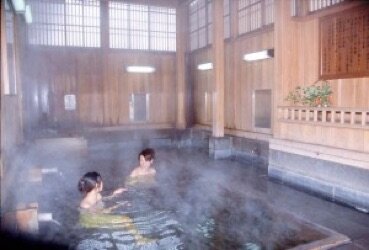 nozawa bath inside 2 ladies.jpg