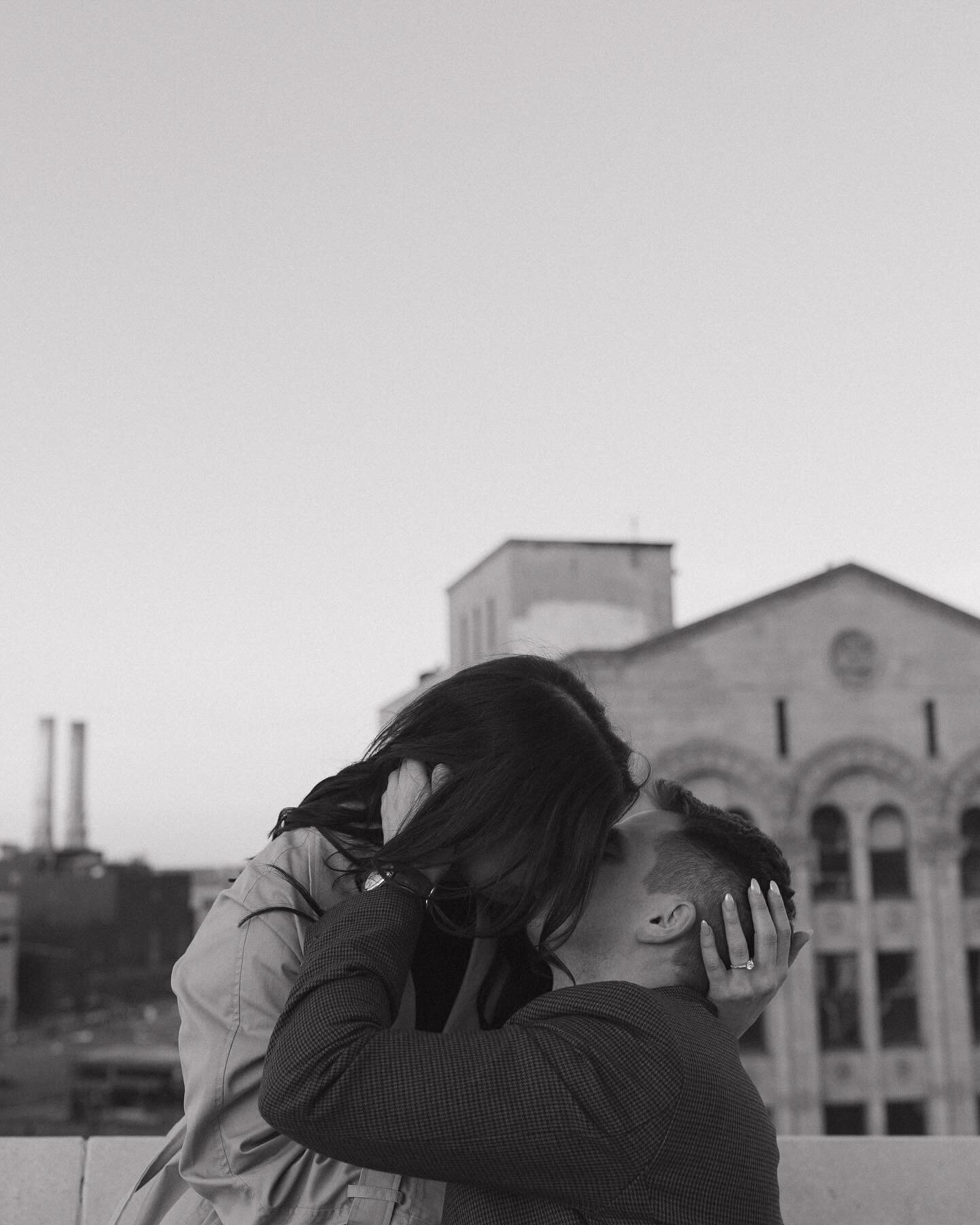 black + white photos always feel a bit more romantic to me &lt;3

#detroitweddingphotographer #detroitengagement #michiganweddingphotographer #michiganengagement #detroitbride #detroitluxuryweddingphotographer