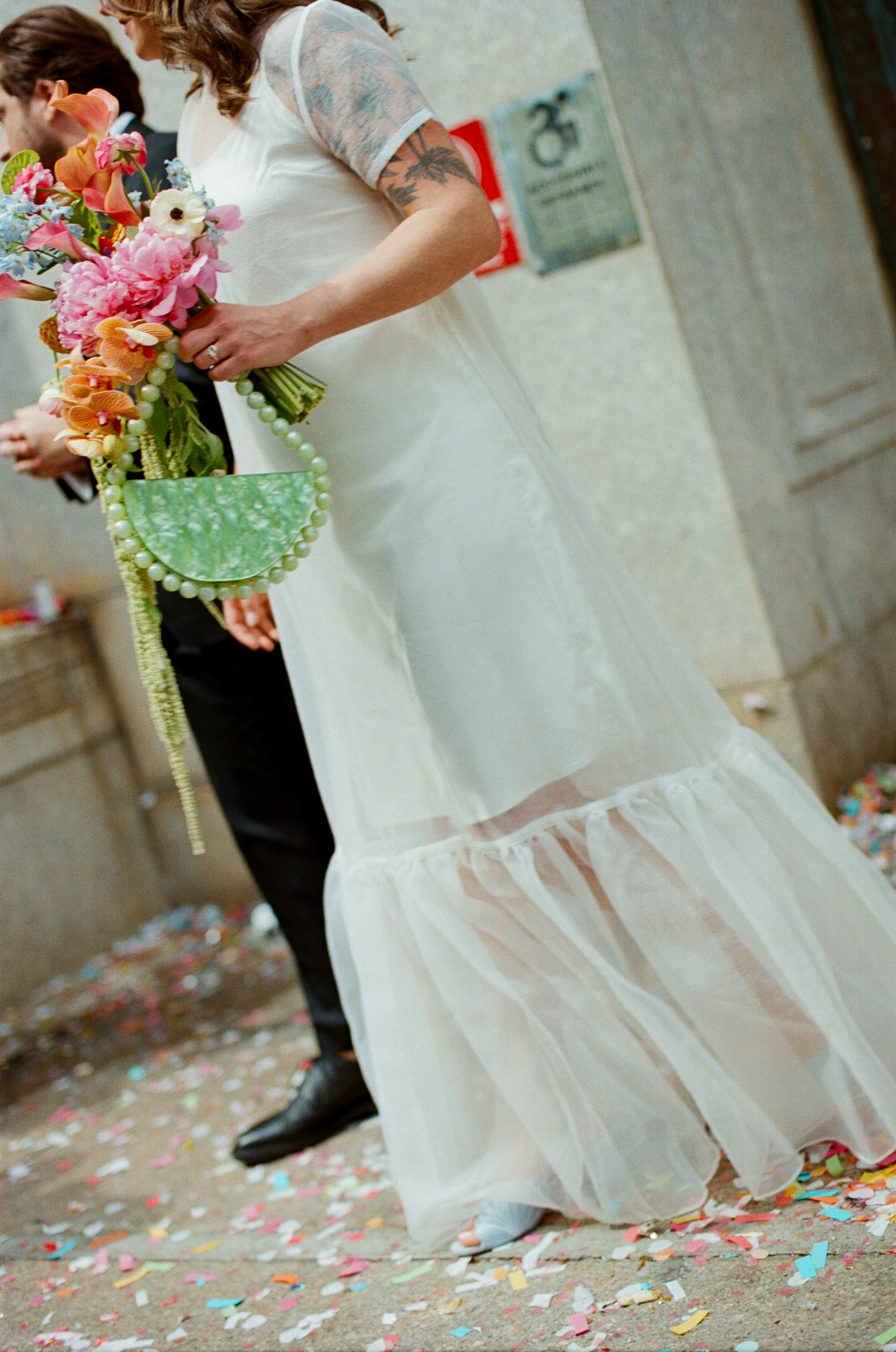 Chic colorful NYC wedding flowers