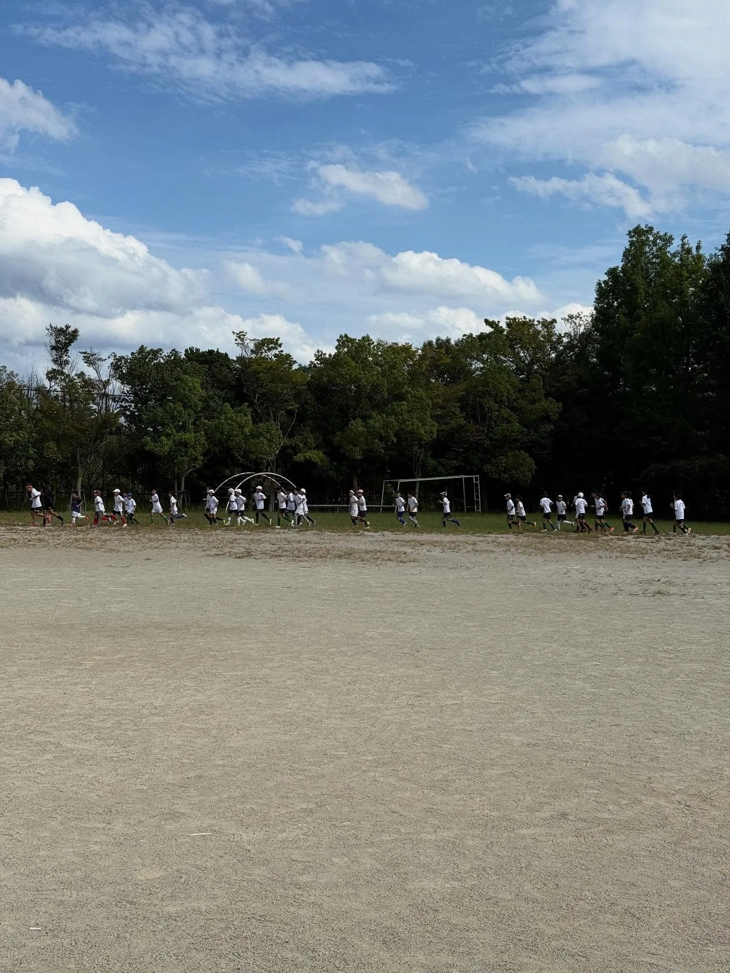 2025/9/28  U7U10U12
午後から境谷小学校でトレーニング！この日は試合の無い3カテゴリーのみだったのでいつもより広々としたスペースでサッカーを楽しみました！

基本的なスキルの獲得から頭を使ったトレーニングなど、よりサッカーを楽しく、上手くなるために頑張っています！

#ジュニアサッカー#juniorsoccer#kidssoccer#京都西山fc#京都少年サッカー#kyotonishiyamafc#サッカー少年団#京都市#洛西#団員募集#メンバー募集#体験受付中#スポンサー募集