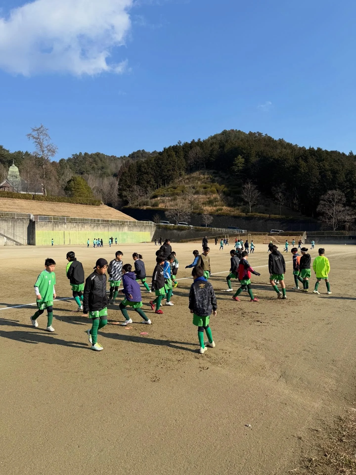 2026/1/24  U10
京都嵯峨SCさんにお誘い頂きトレーニングマッチへ。R・N共に15分ハーフを3本＋PKを試し合いです。

Rはオーヤマカップに向けて闘う気持ちを全面に出せるように意識。これまで積み重ねてきたことを発揮できる場面が増えてきました。ただ、運動量が落ちてきた時、人任せなプレーや無責任なプレーがまだまだみられます。もっと拘りをもってサッカーに向き合う必要があります。明日のオーヤマカップ予選が延期となったので、しっかりと練習でレベルアップを目指します！

Nは少しずつボールの止