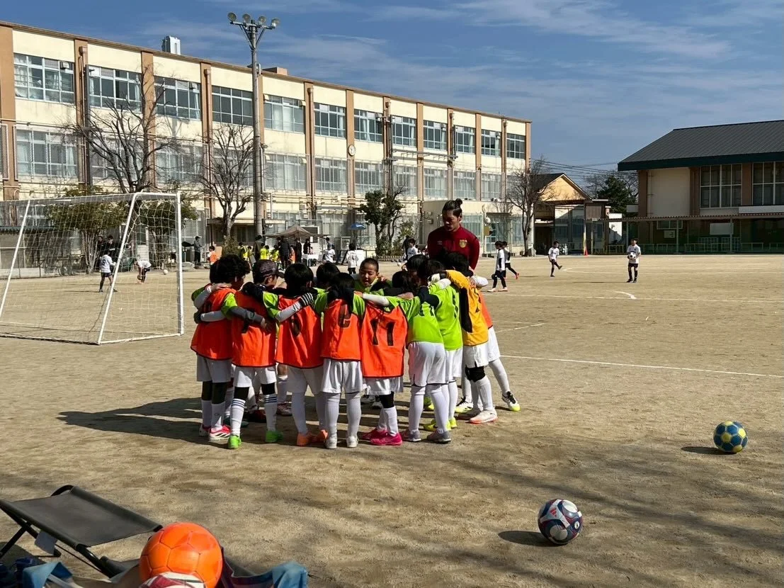 2026 2月14日 U-8
桂川カップに参加させていただきました。
VS嵯峨　3-1 
VS巨椋　1-6 Lose
VS桂川　0-1 Lose
VS高槻如是　0-3Lose

久しぶりのカップ戦で初戦3-0で勝てる事ができたものの判断がないプレー簡単なミスが目立つ試合でした。
2試合目
その流れのまま自分たちのミスから失点そこから立ち上がれずに敗戦。
3試合目
1.2試合目が終わり何も言わずに3試合目するか悩みましたが一度ミーティングしてから試合すると負けましたが多少修正できたと思います。
4