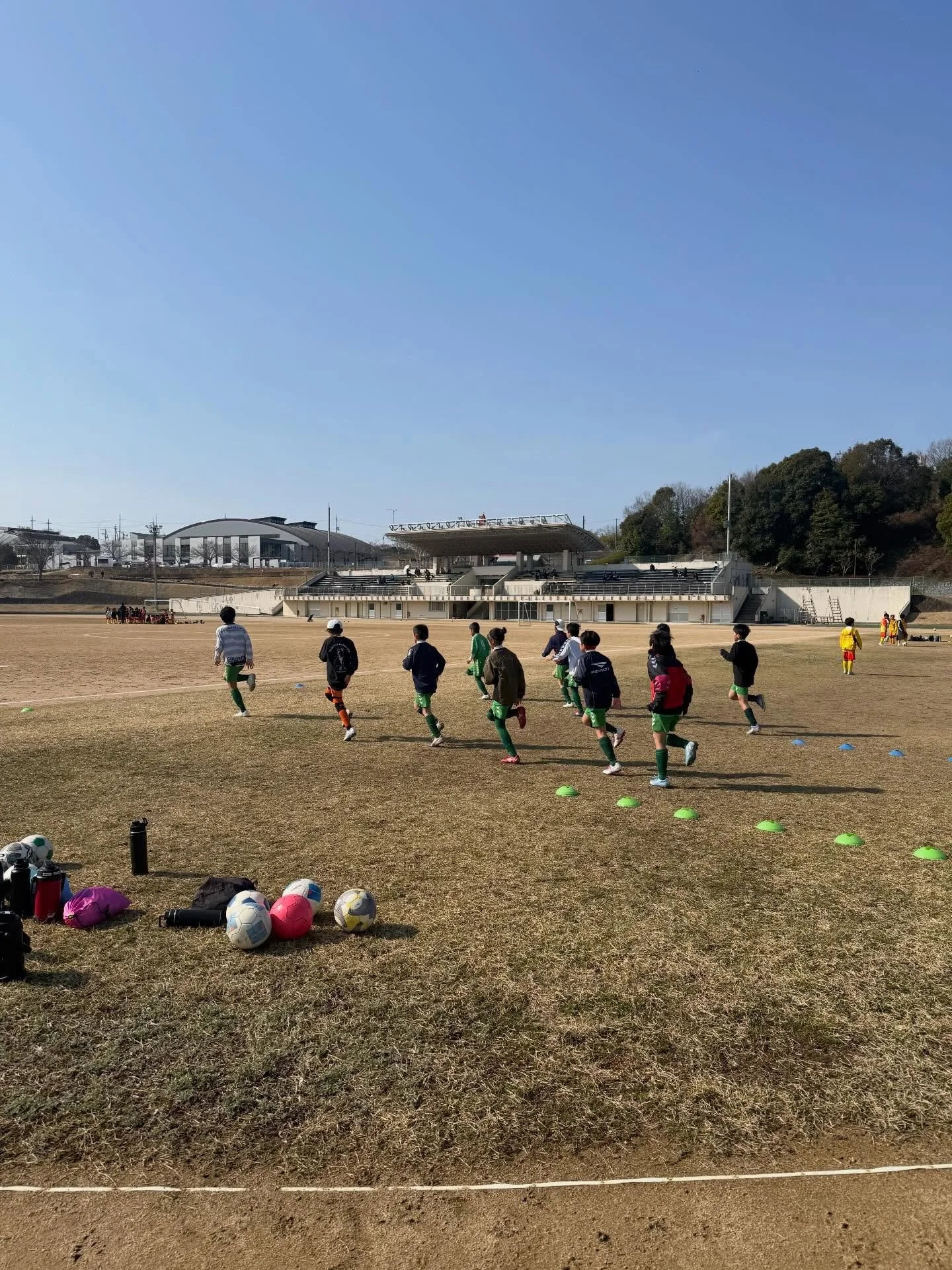 2026/3/21  U10 R
ジンガ三木さんにお誘い頂きTMに参加。15分ハーフを4本とガッツリお相手して頂きました。

チームとしても、個人としても全てが上の相手。球際の強さだったり、裏へ抜けるスピードだったり、一つ一つがハイレベル😆

そんな相手にたくさん試合が出来、体感できたことが一番！自分達に足りないものは何か？まだまだ出来ることはたくさんあります。意識を変えていこう！

良い守備から良い攻撃で得点出来る場面もたくさん作れました。これは、これまで積み上げてきた自分達の実力です。でも