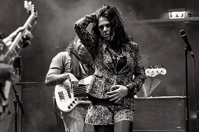 sari-schorr-the-engine-room-notodden-bluesfest-20160806-LF2A7770-Edit.jpg
