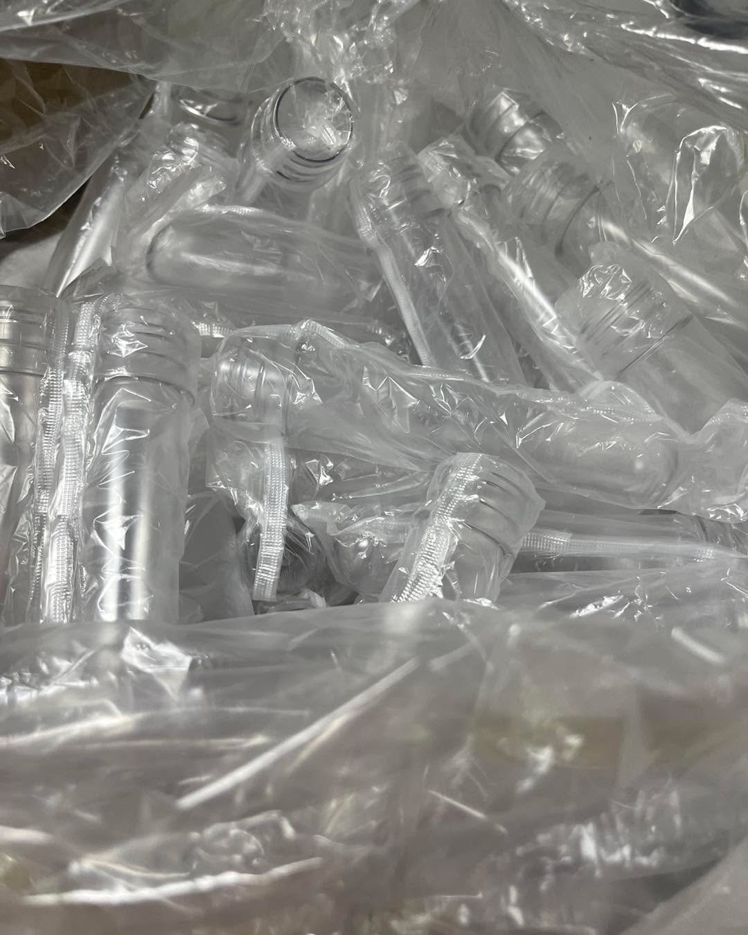 This is what we’ve been staring at today! How many test tubes do you think we have washing up for this week?? Remember we’re going to be at Kitsune Kon this weekend!
#tea #teatime #witchyvibes #mteakettle #looseleafteashop #nerdytea #lo