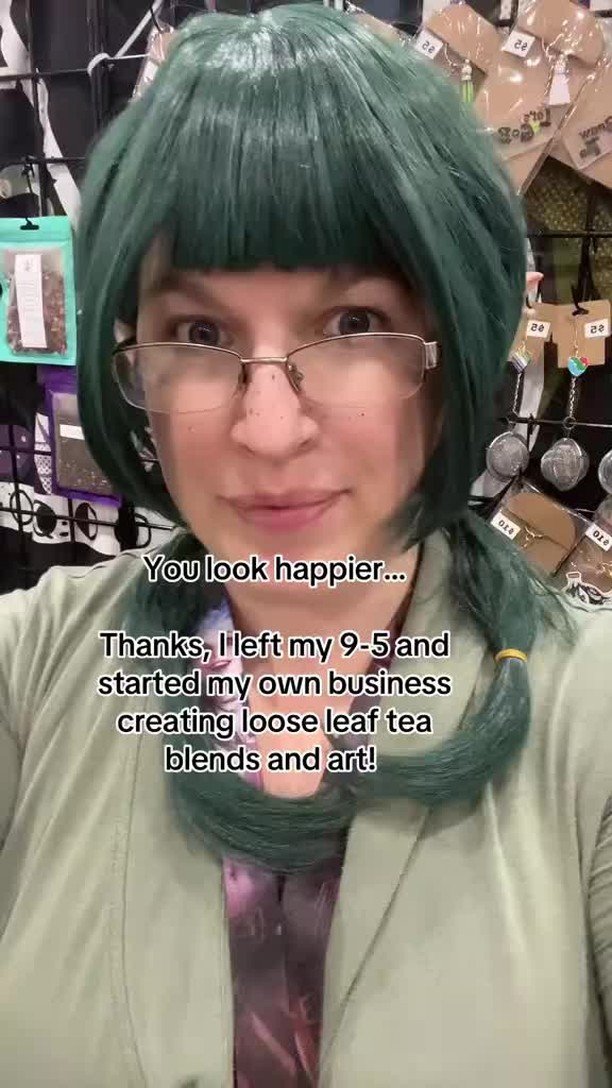 I LOVE my job!! Day 2 of Kitsune Kon
#tea #teatime #witchyvibes #mteakettle #looseleafteashop #nerdytea #looseleafteas #artisantea #dndtea #witchythings #pixelsapothecary #teashop #looseleafteablends #witchystuff #herbaltea #looseleaftea #nerdygirl