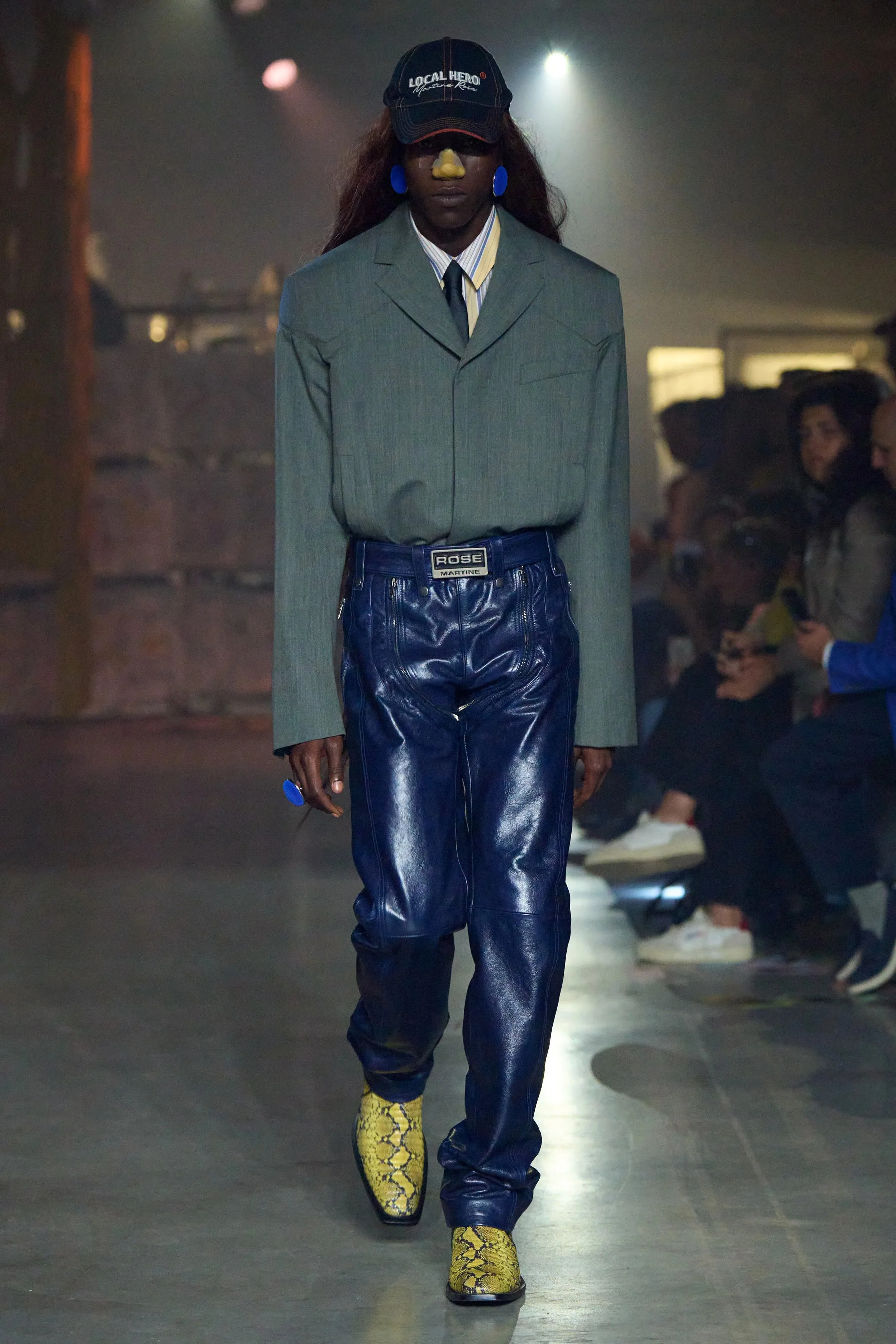00001-martine-rose-spring-2025-menswear-credit-gorunway.jpg