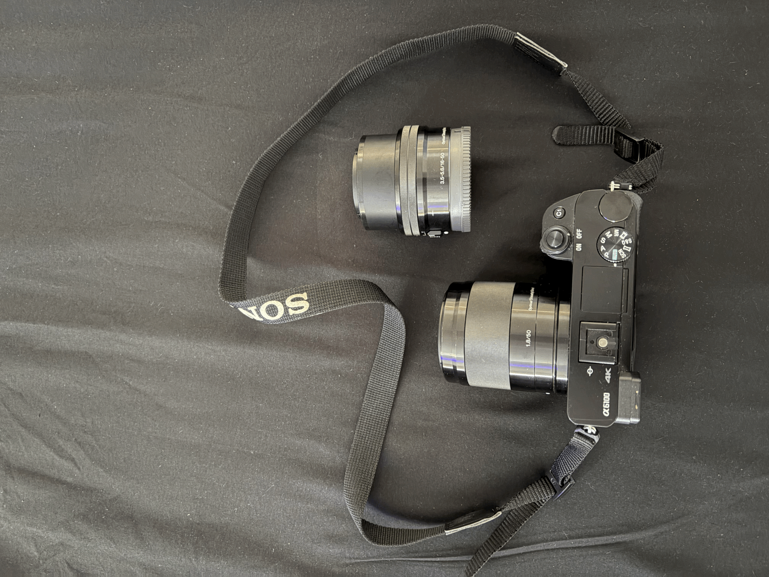Sony Camera a6100 + 2 Lenses