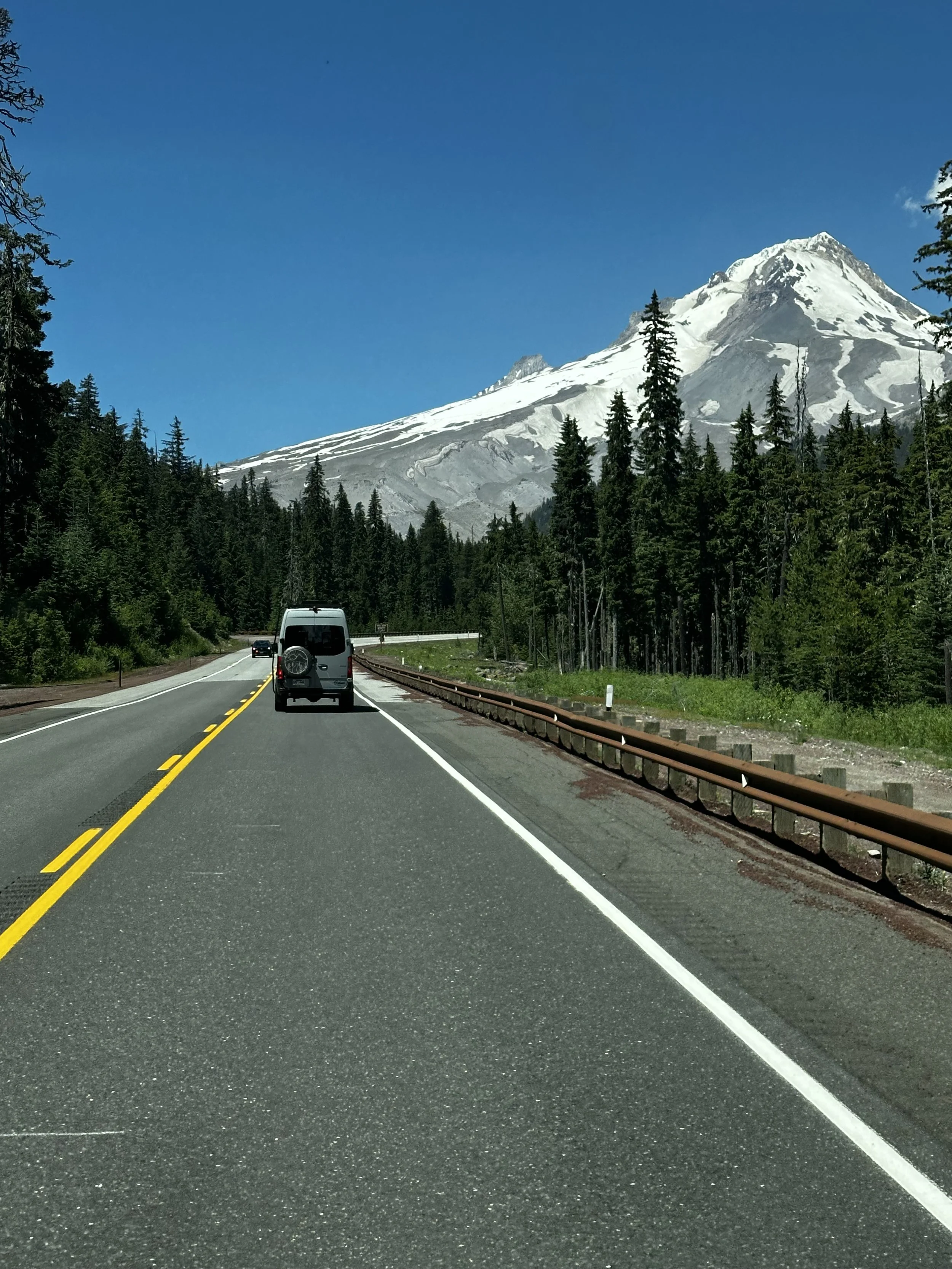 The Best Pacific Northwest Fall Road Trips for Your Camper Van