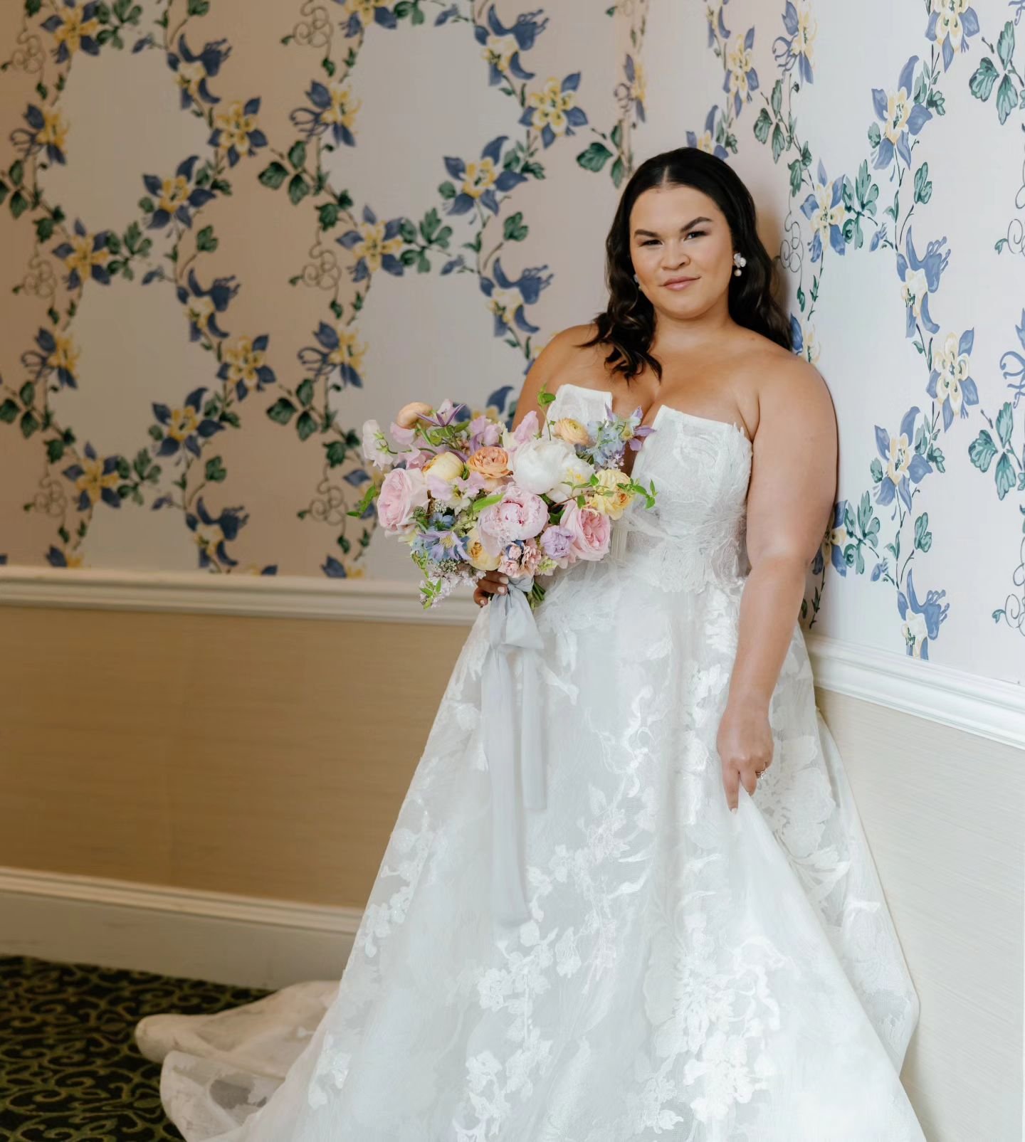 Thinking about this beautiful bride this morning, as her wedding was about this time last year. She chose her wedding theme with the show Bridgerton in mind and her floral preference included a design style that was not 'stemmy'.

Side note, as I am 