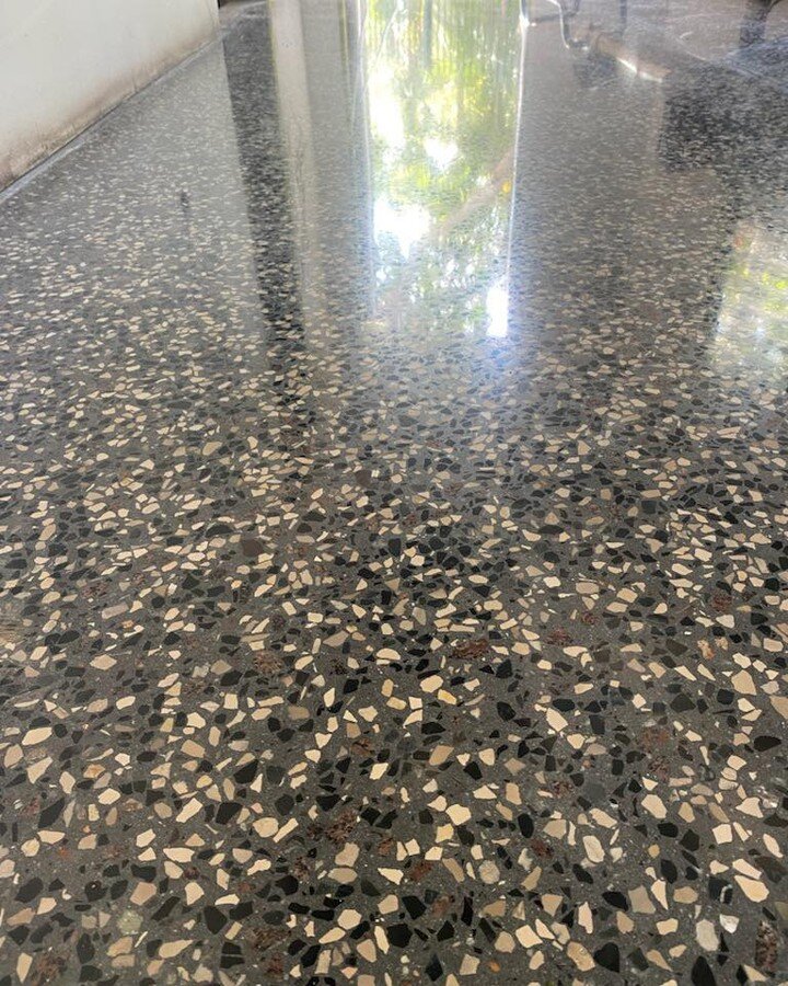 Diamond polish job in Larrakeyah. Ground to full exposure and mechanically polished, leaving a natural gloss to the floor 🤌

.
.
.

 #ntlifestyle #concretefloors #htcflooringsystems #concrete #darwinaustralia #darwinnt #htcfloorsystems #darwin #poli