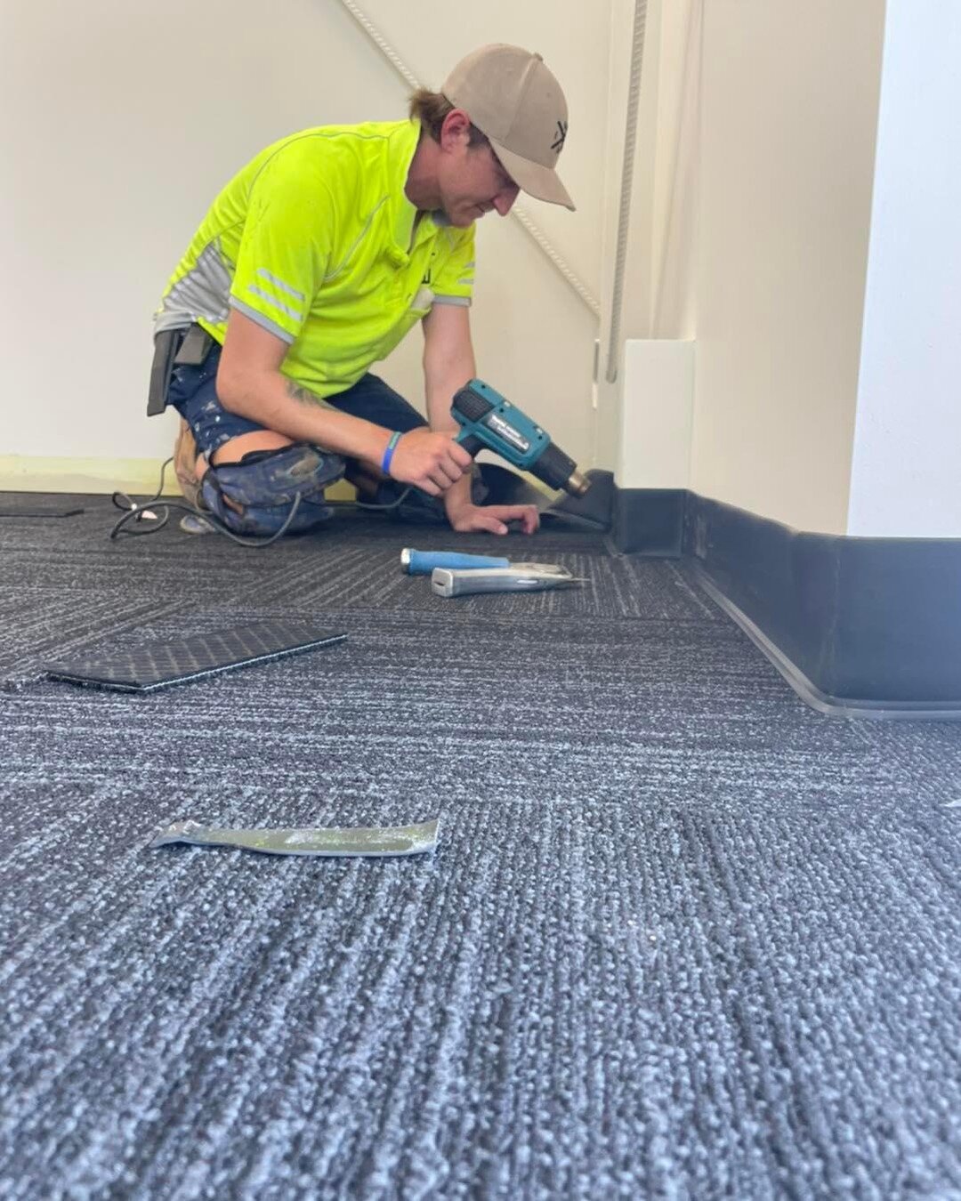 Dylan - our second year apprentice taking care of business 💪

.
.
.
#gtnt #apprenticeshipsnt #apprenticeships #darwinnt #darwin #floorform