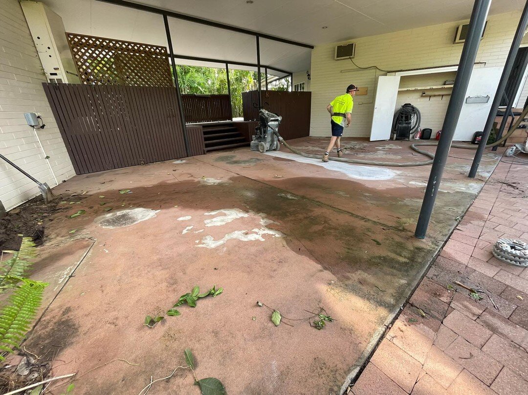 Old concrete resurfaced into our most popular outdoor finish and it looks great 😍

.
.
.
#acidetching #pavilionfinish #concretegrinding #concretefloors #ntlifestyle #outdoorrenovation #concrete #darwinaustralia #darwinnt #darwin #floorform #darwinre
