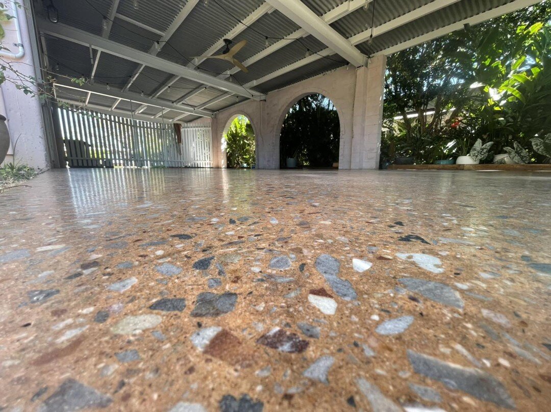 GRIND &amp; SEAL 

Every slab has its own unique pattern. You never know what you&rsquo;re going to get when we reveal what&rsquo;s underneath. 

We think our clients in nightcliff hit the jackpot 👌 Instantly transforming their outdoor area to a mod