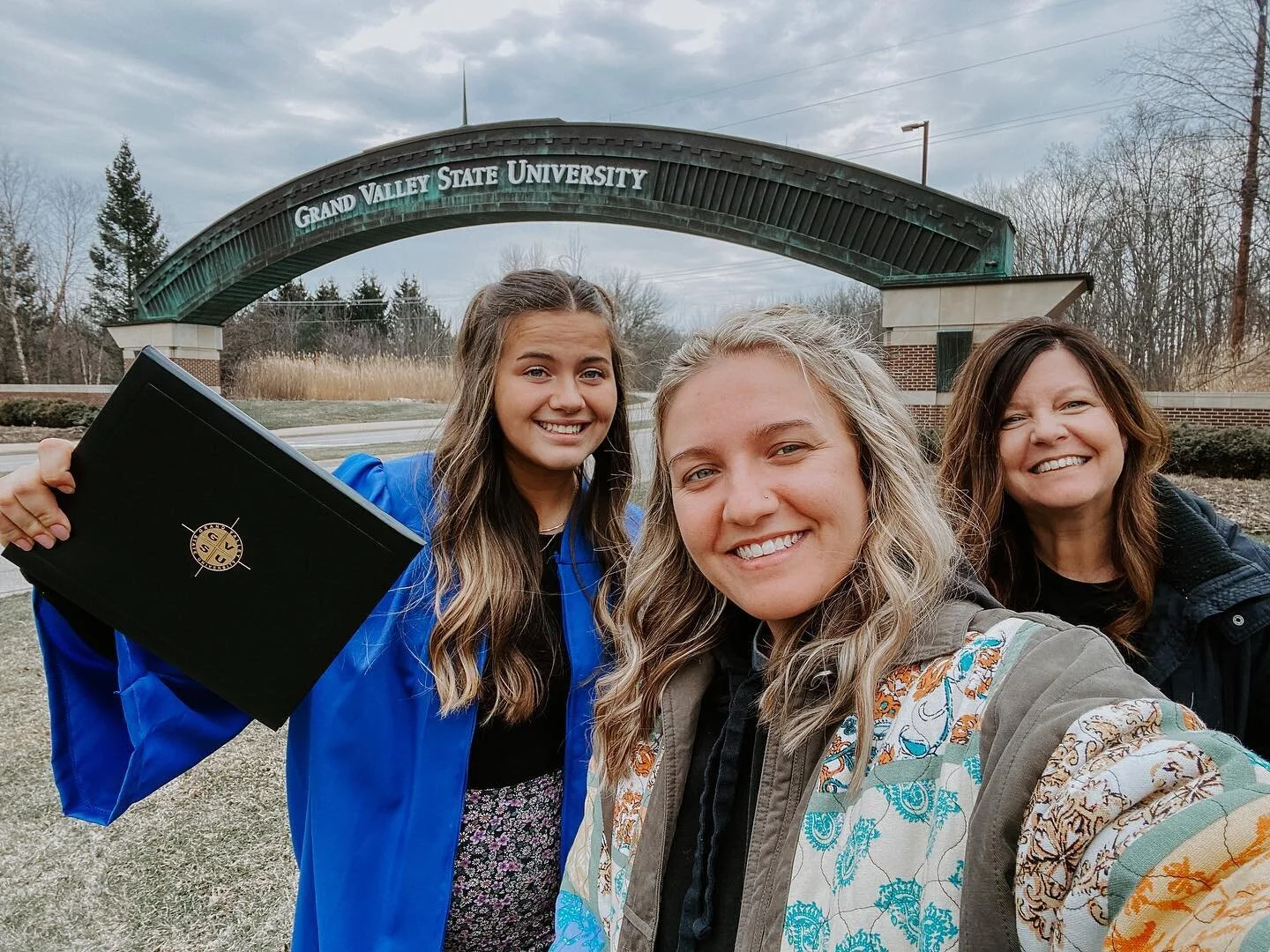 @caylinschneider graduated a couple months ago &amp; got two degrees just to show me up. Super proud of her 🤩✨