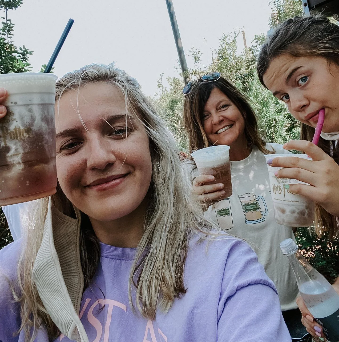 Happy Birthday Mom, love you so much!! Wish we were celebrating with a butter beer 🍺⚡️