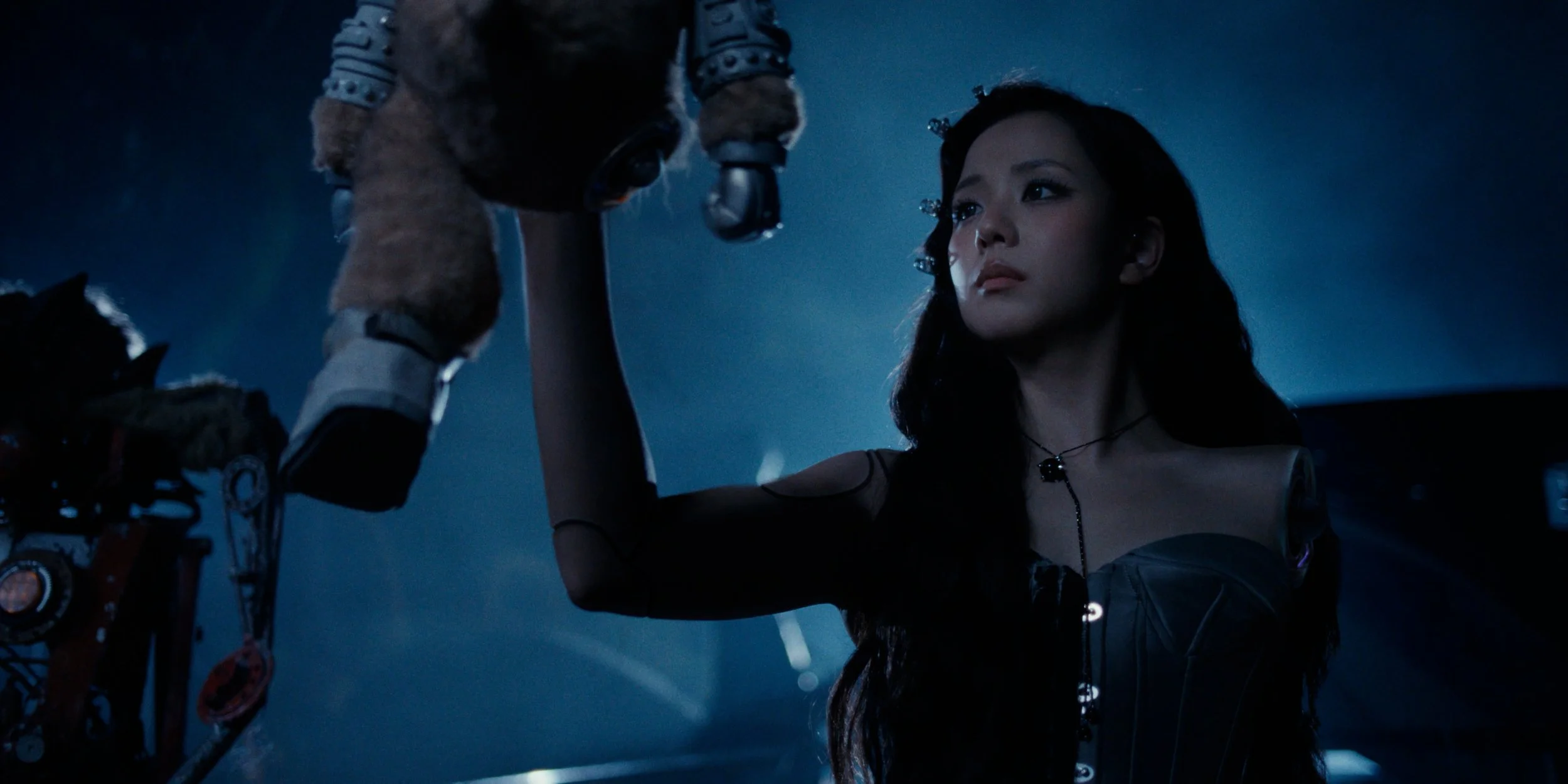JISOO - CLICK - H264 MASTER.00_00_48_03.Still018.jpg
