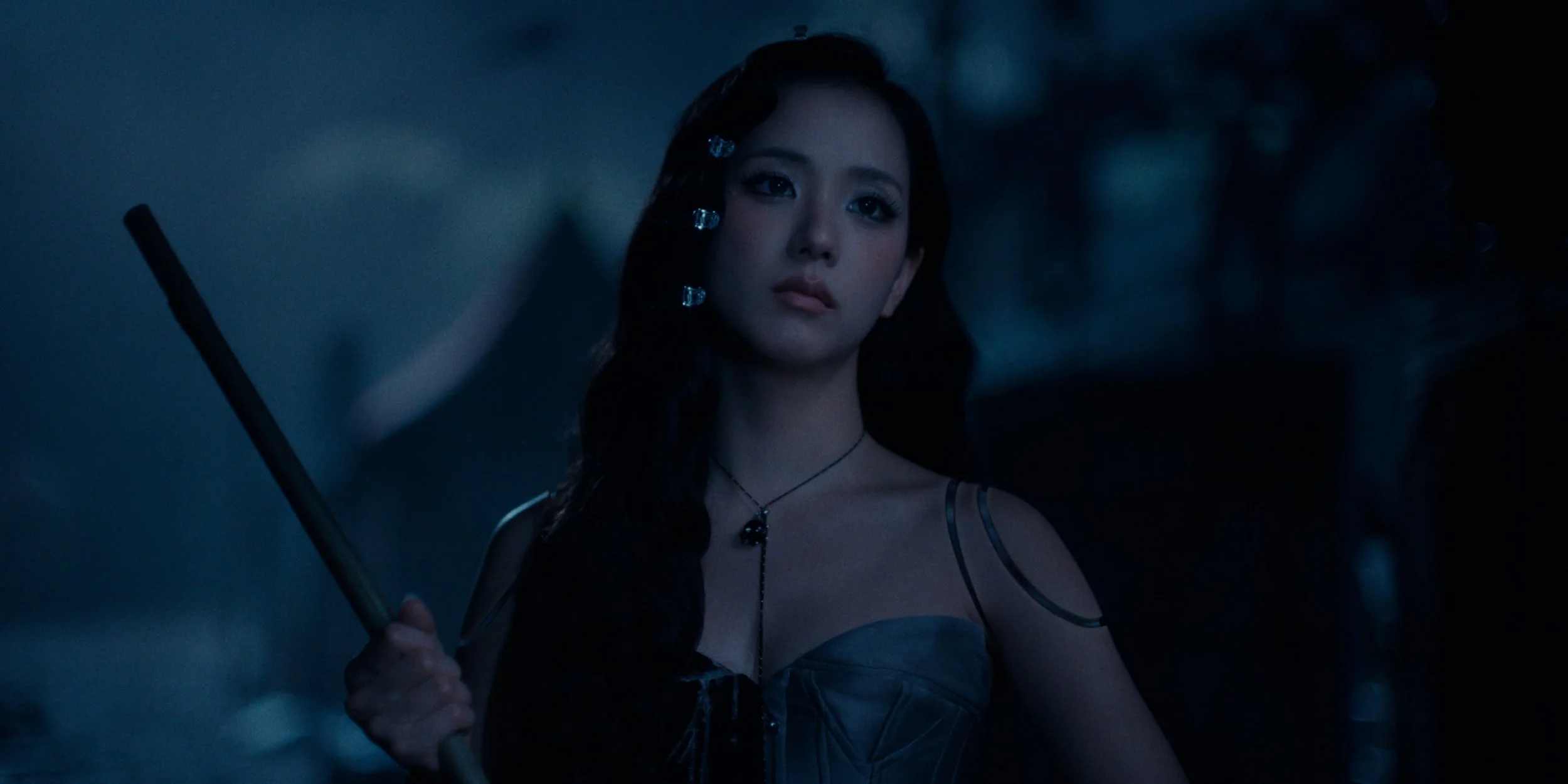JISOO - CLICK - H264 MASTER.00_00_20_06.Still006.jpg