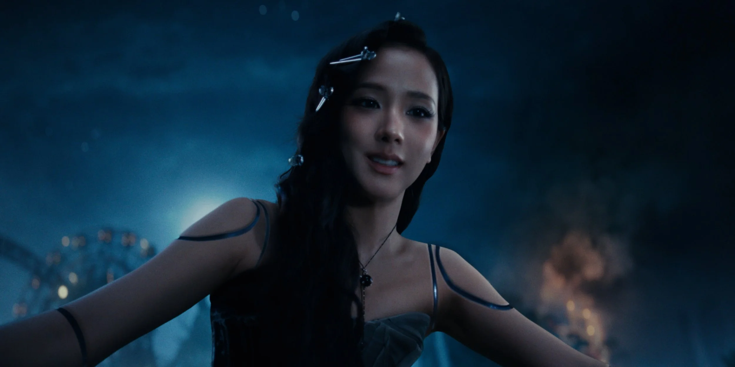 JISOO - CLICK - H264 MASTER.00_01_11_19.Still029.jpg