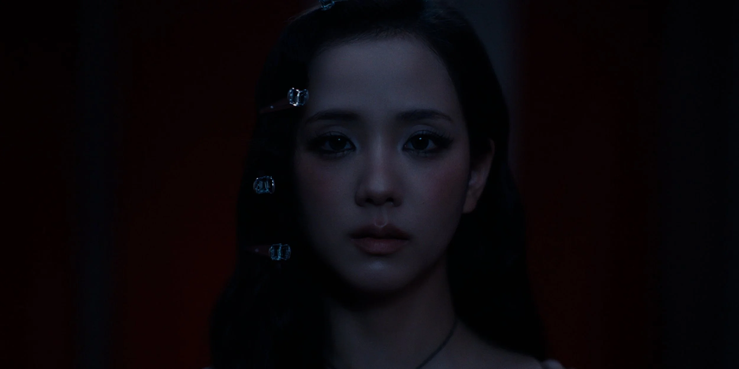 JISOO - CLICK - H264 MASTER.00_00_12_11.Still003.jpg