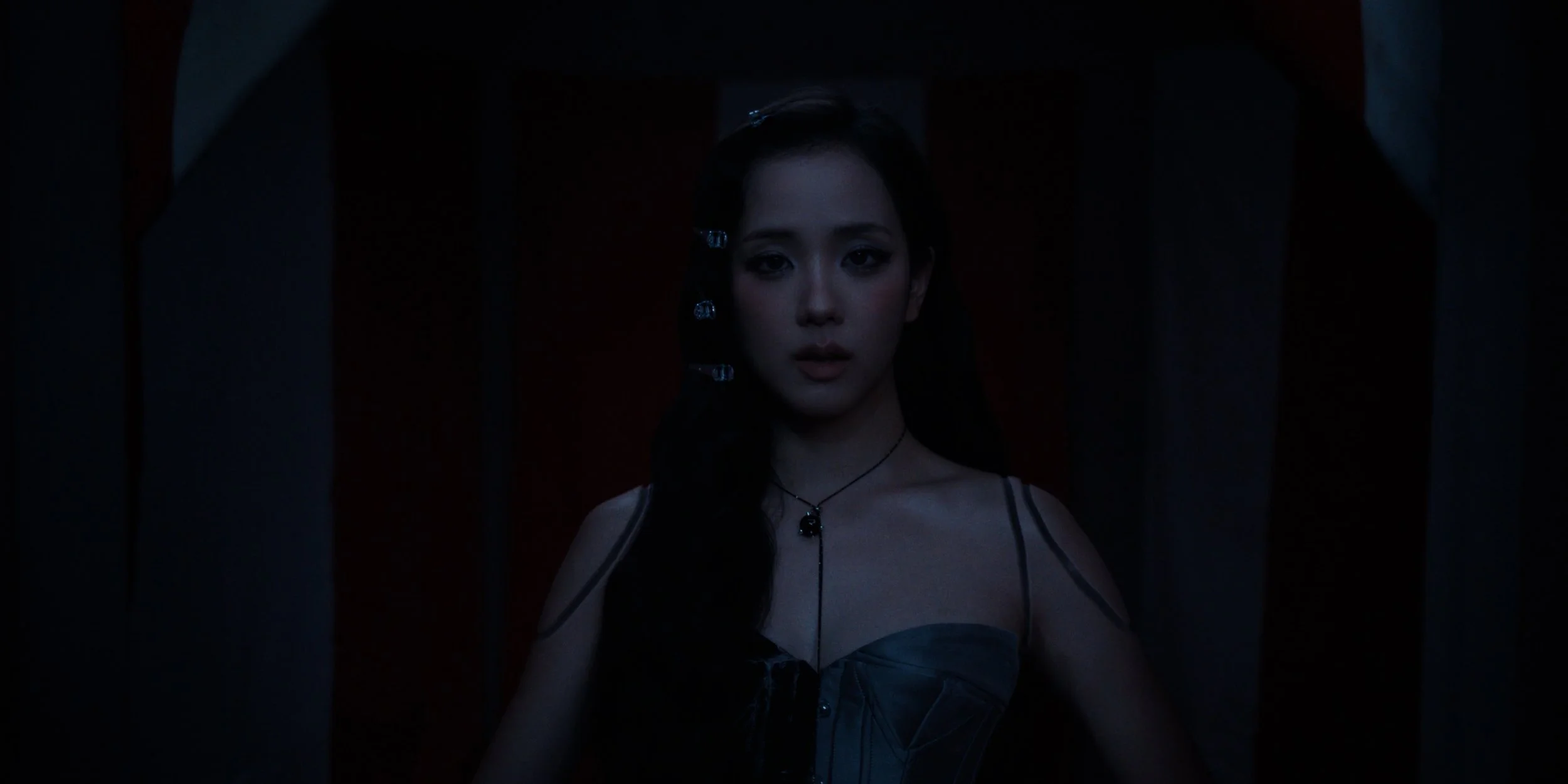 JISOO - CLICK - H264 MASTER.00_00_09_03.Still002.jpg